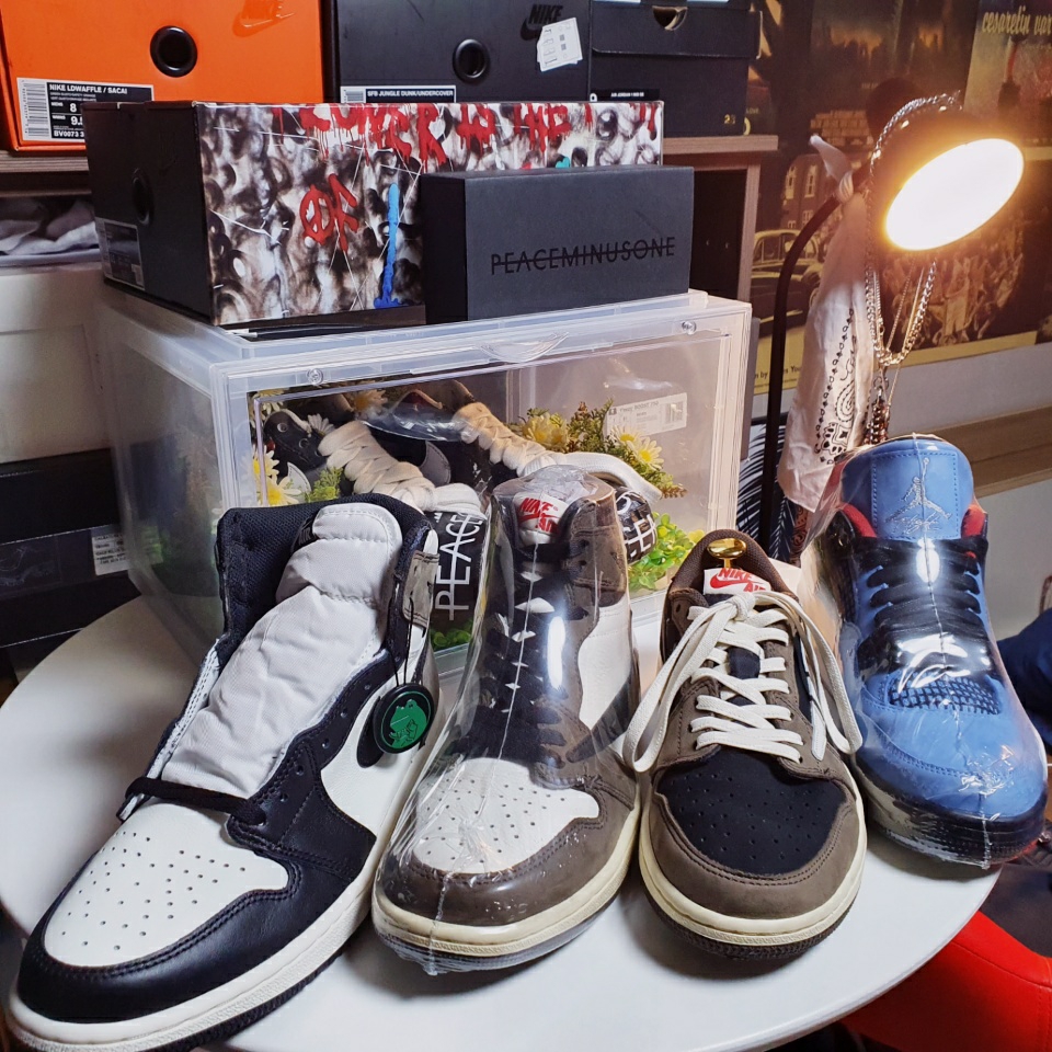 Jordan 1 x Travis Scott Retro High OG SP Mocha, Jordan 1 x Travis Scott Retro Low OG SP Mocha 착용 스타일 - 2