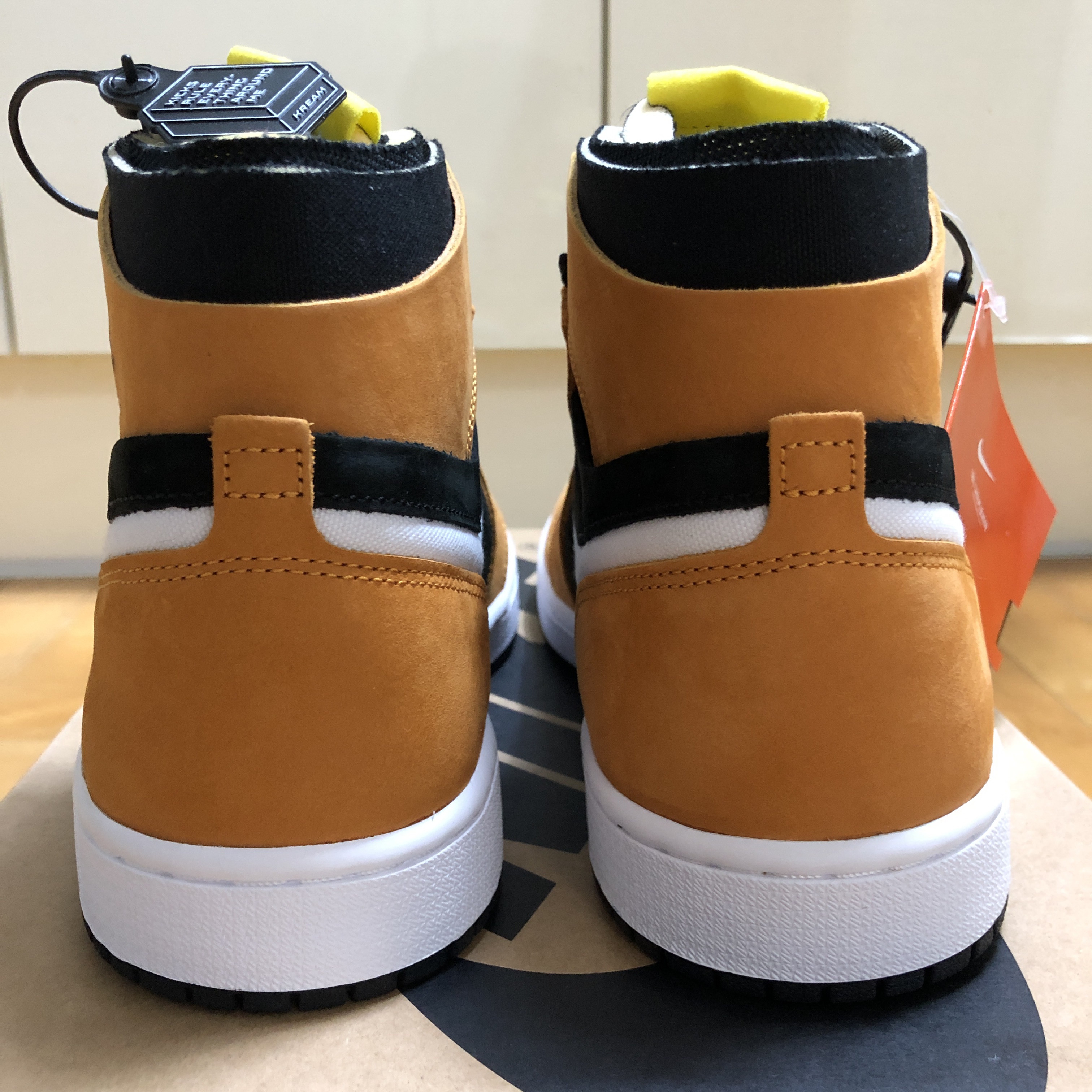 Jordan 1 Zoom Air CMFT Monarch Orange 착용 스타일 - 4