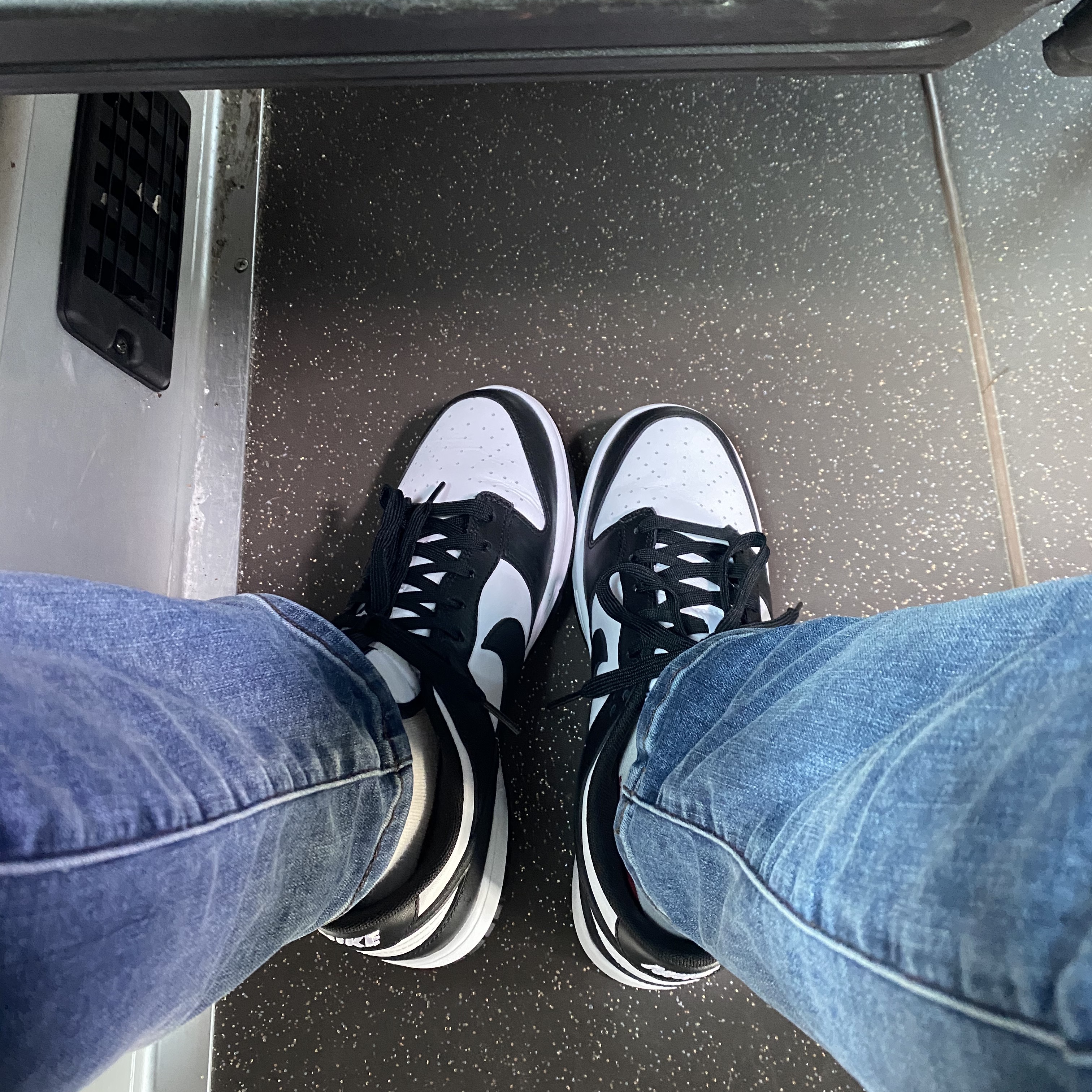 Nike Dunk Low Retro Black 착용 스타일
