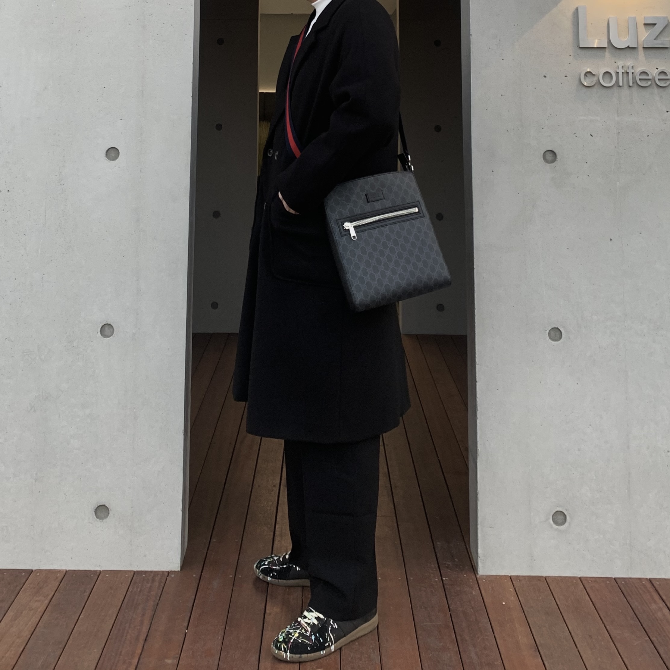 Maison Margiela Replica Paint Drop Sneakers Black 착용 스타일