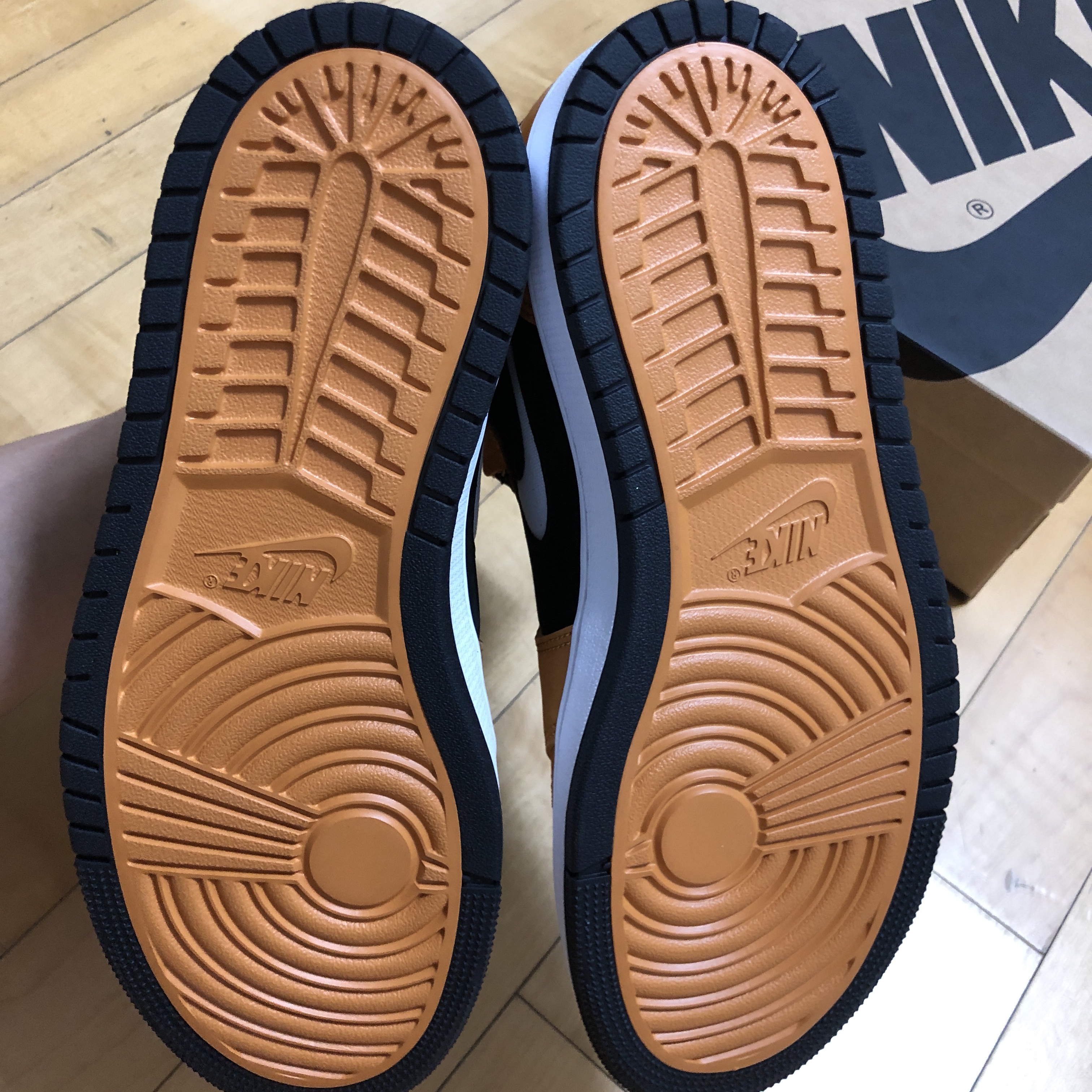 Jordan 1 Zoom Air CMFT Monarch Orange 착용 스타일 - 5