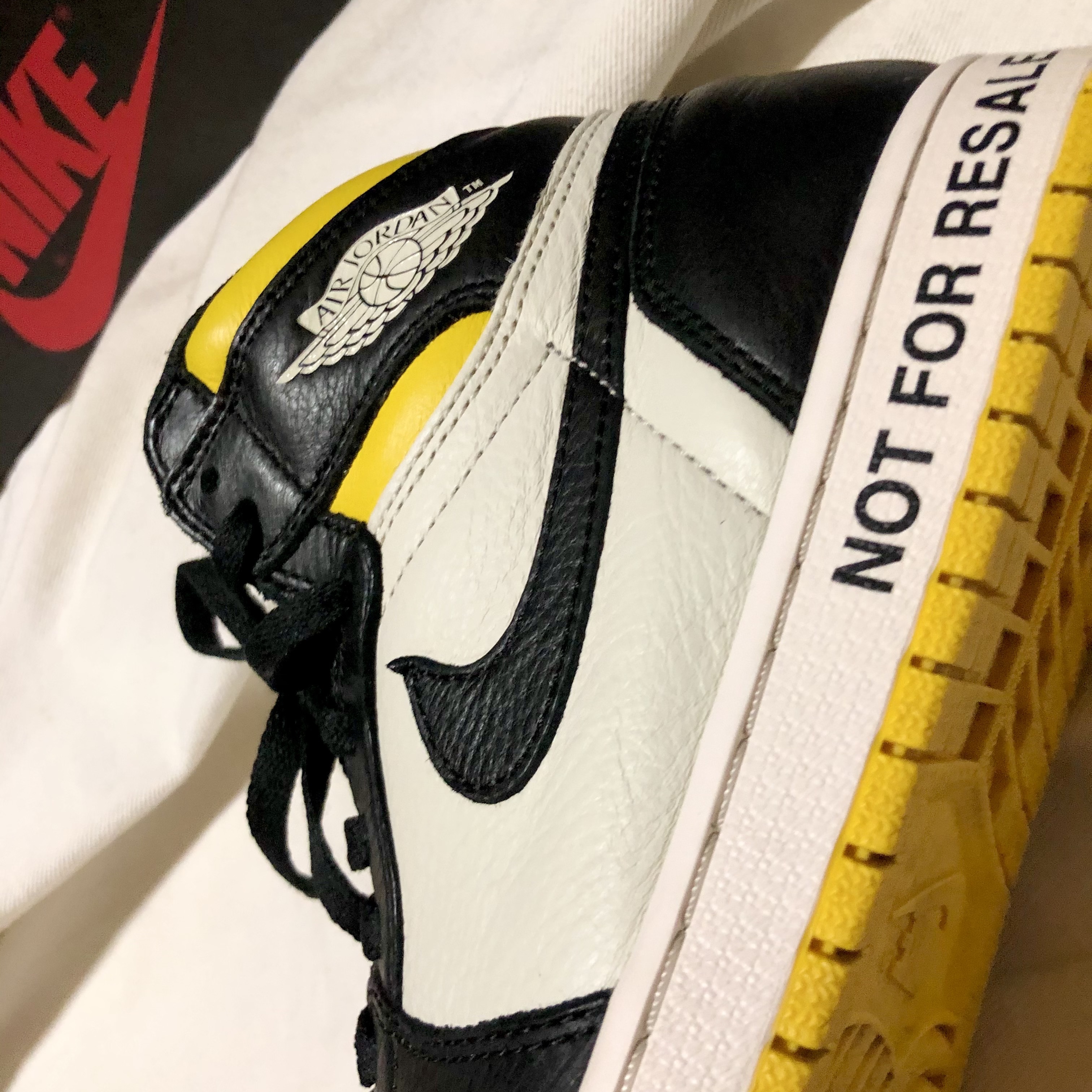 Jordan 1 Retro High Not for Resale Varsity Maize, Supreme x Nike Jewel Reversible Ripstop Anorak Black - 20FW 착용 스타일 - 4