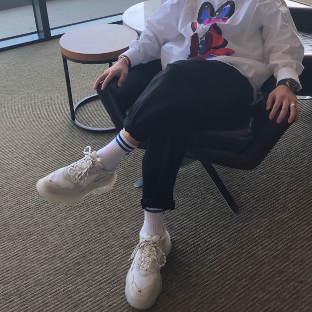 (W) Balenciaga Triple S Clear Sole White 2019 착용 스타일