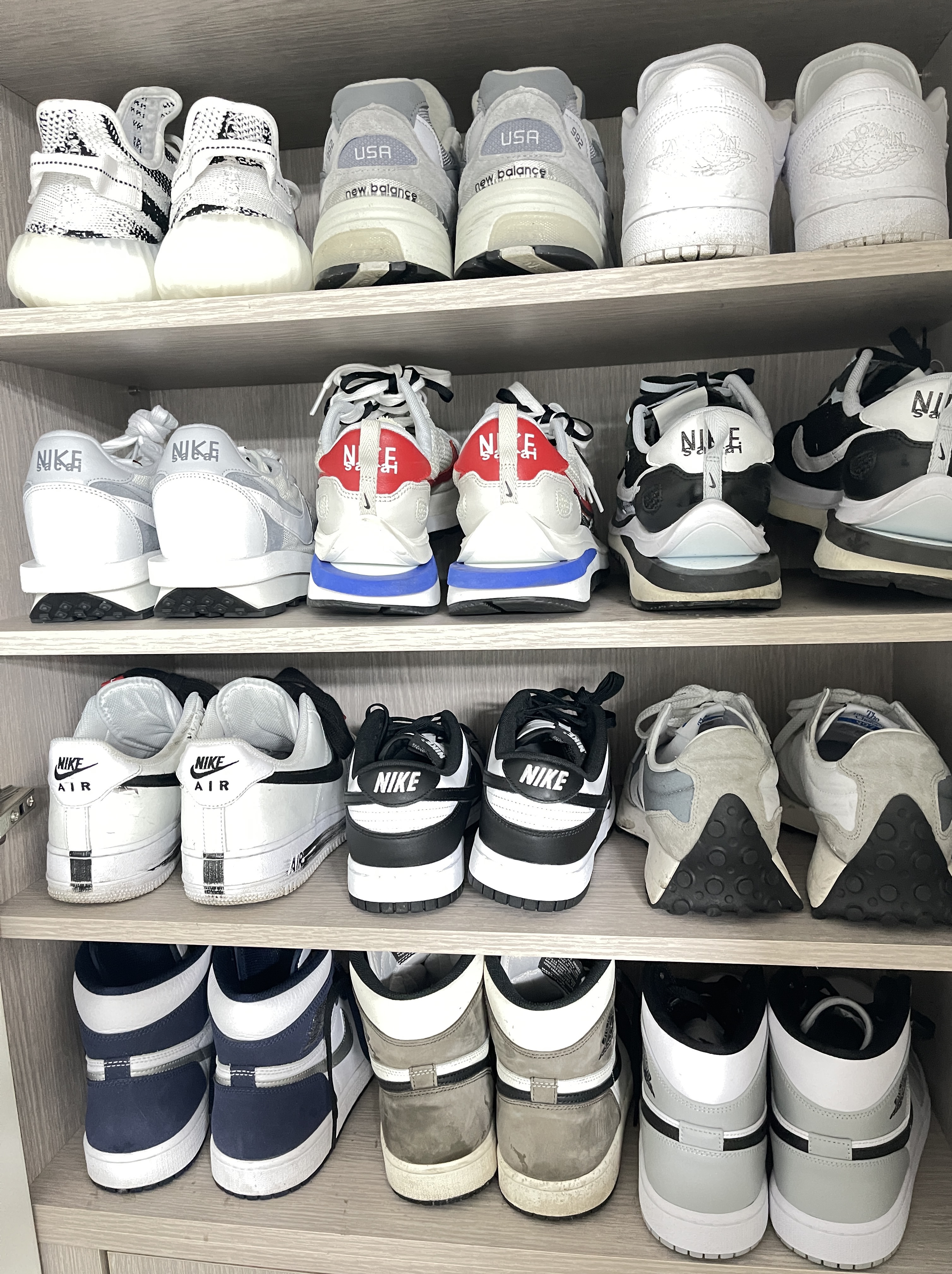 Adidas Yeezy Boost 350 V2 Zebra 2017/2019/2020, New Balance 992 Made in USA Grey - D Standard 착용 스타일