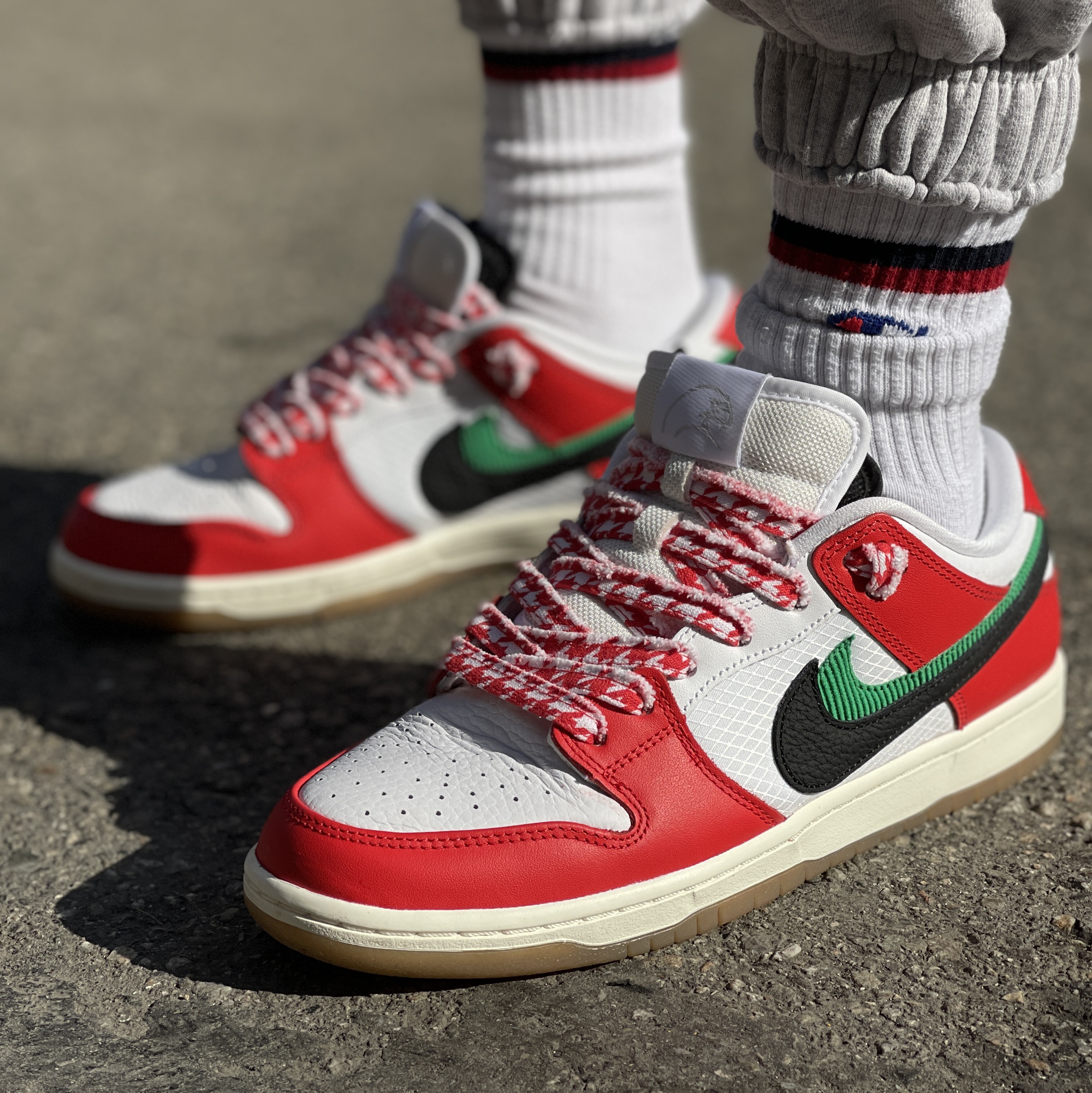 Nike x Frame Skate SB Dunk Low Pro Habibi 착용 스타일 - 1