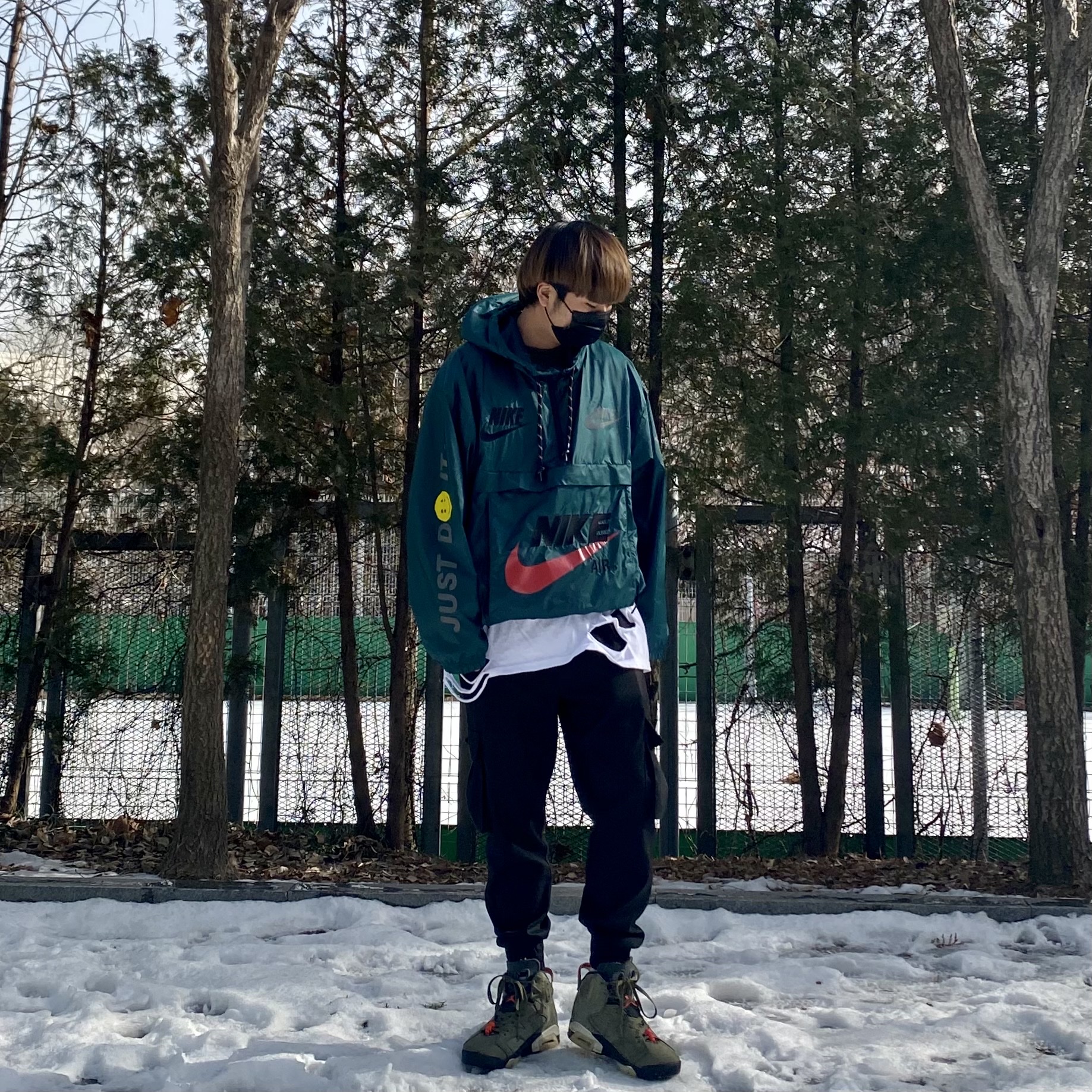 Nike x Cactus Plant Flea Market Anorak Teal, Jordan 6 x Travis Scott Retro Olive 착용 스타일