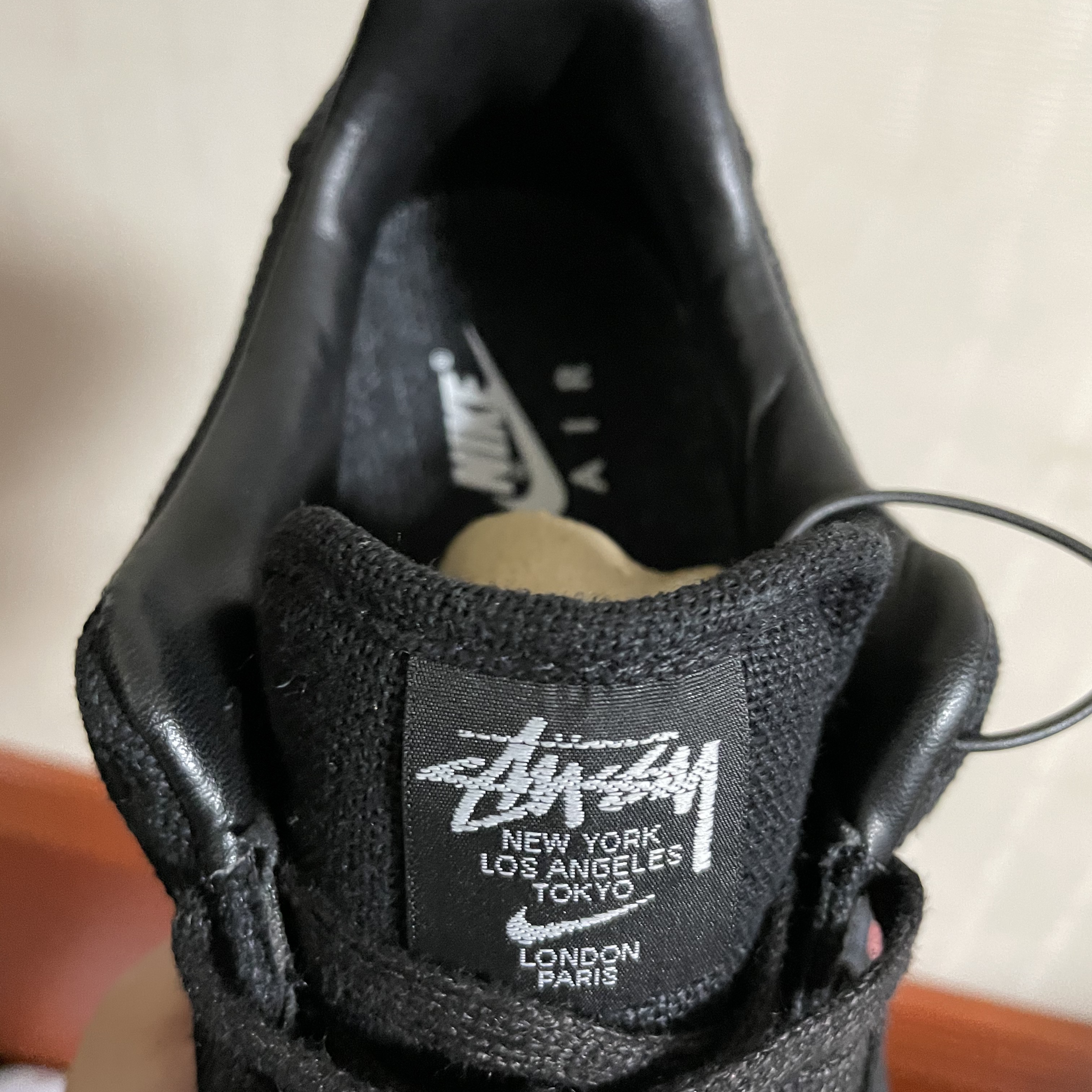 Nike x Stussy Air Force 1 Low Triple Black 착용 스타일 - 3