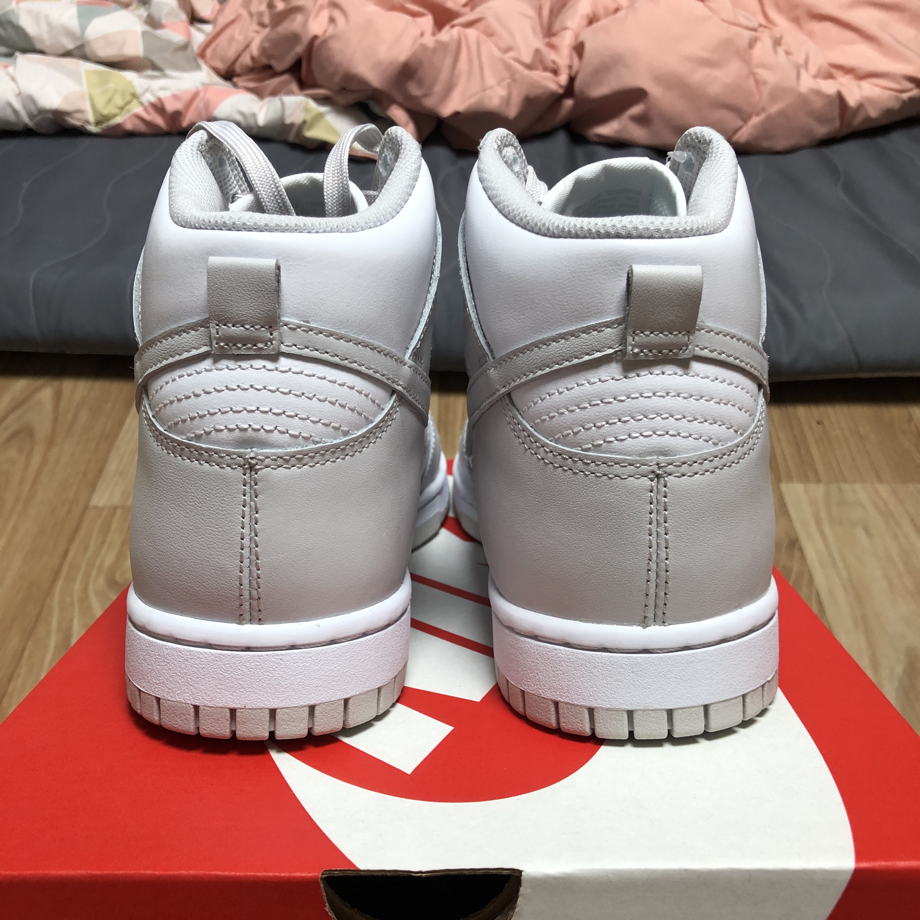 Nike Dunk High Retro Vast Grey 착용 스타일 - 4
