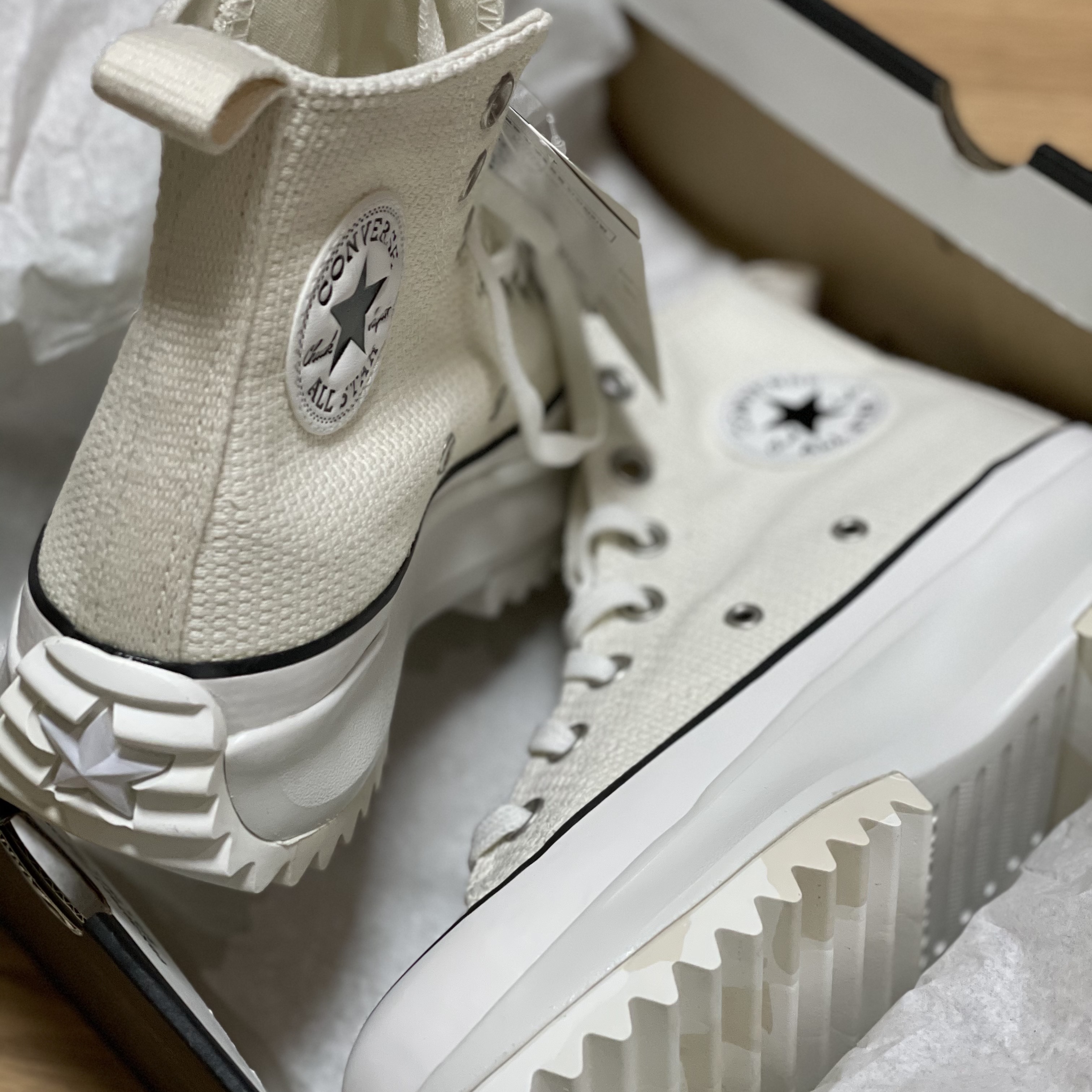 Converse Run Star Hike Hi Tonal Marble Egret 착용 스타일