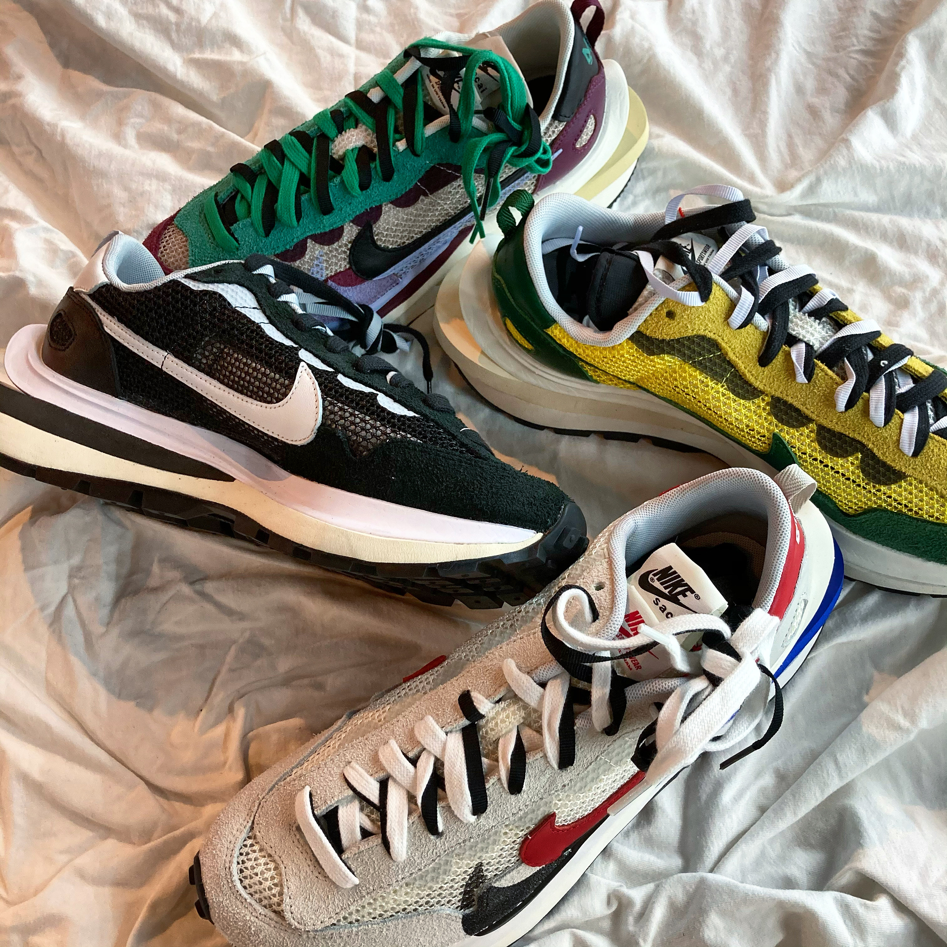 Nike x Sacai VaporWaffle Tour Yellow & Gorge Green Sail, Nike x Sacai VaporWaffle Black White 착용 스타일