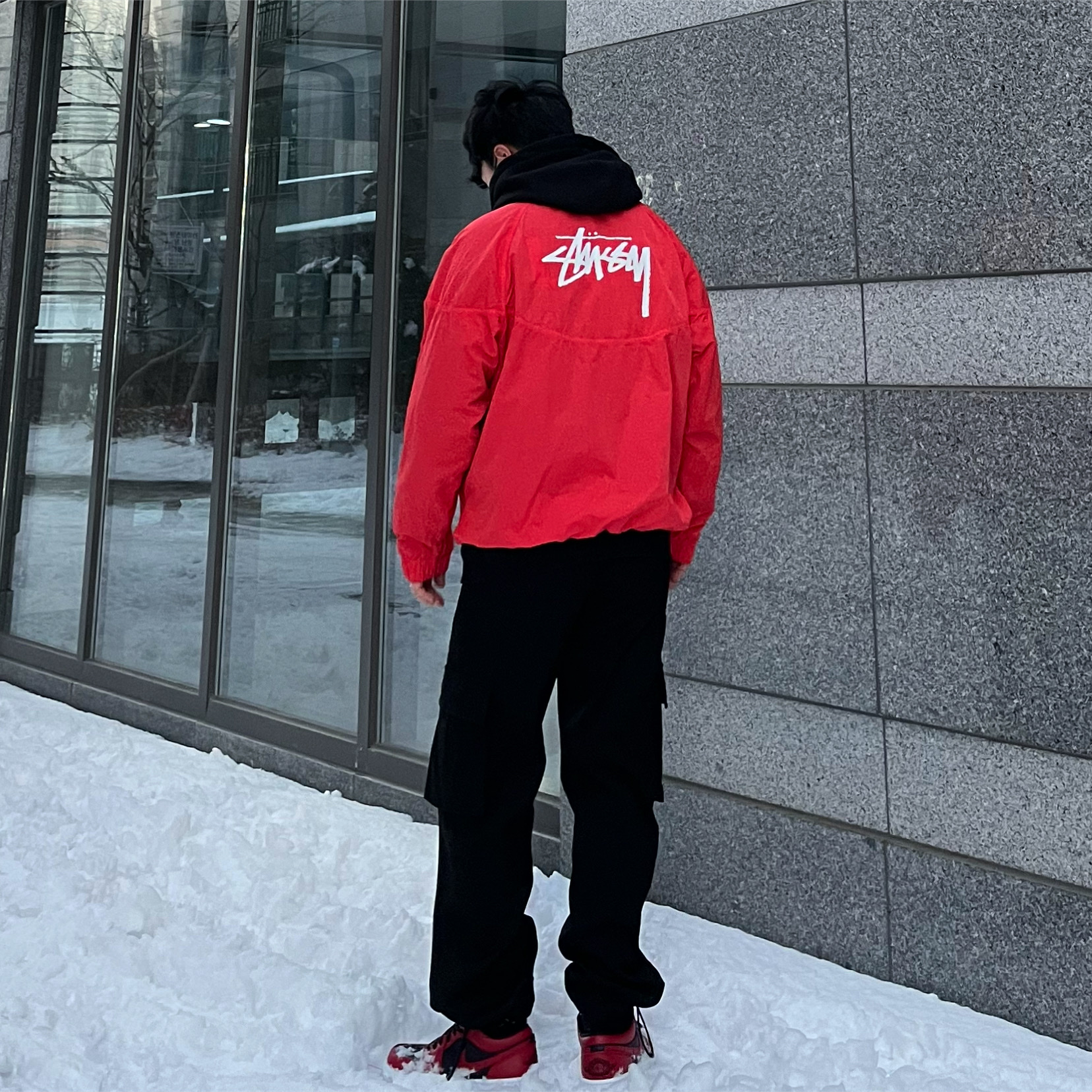Nike x Stussy Windrunner Jacket Habanero Red, Jordan 1 Low Varsity Red 착용 스타일