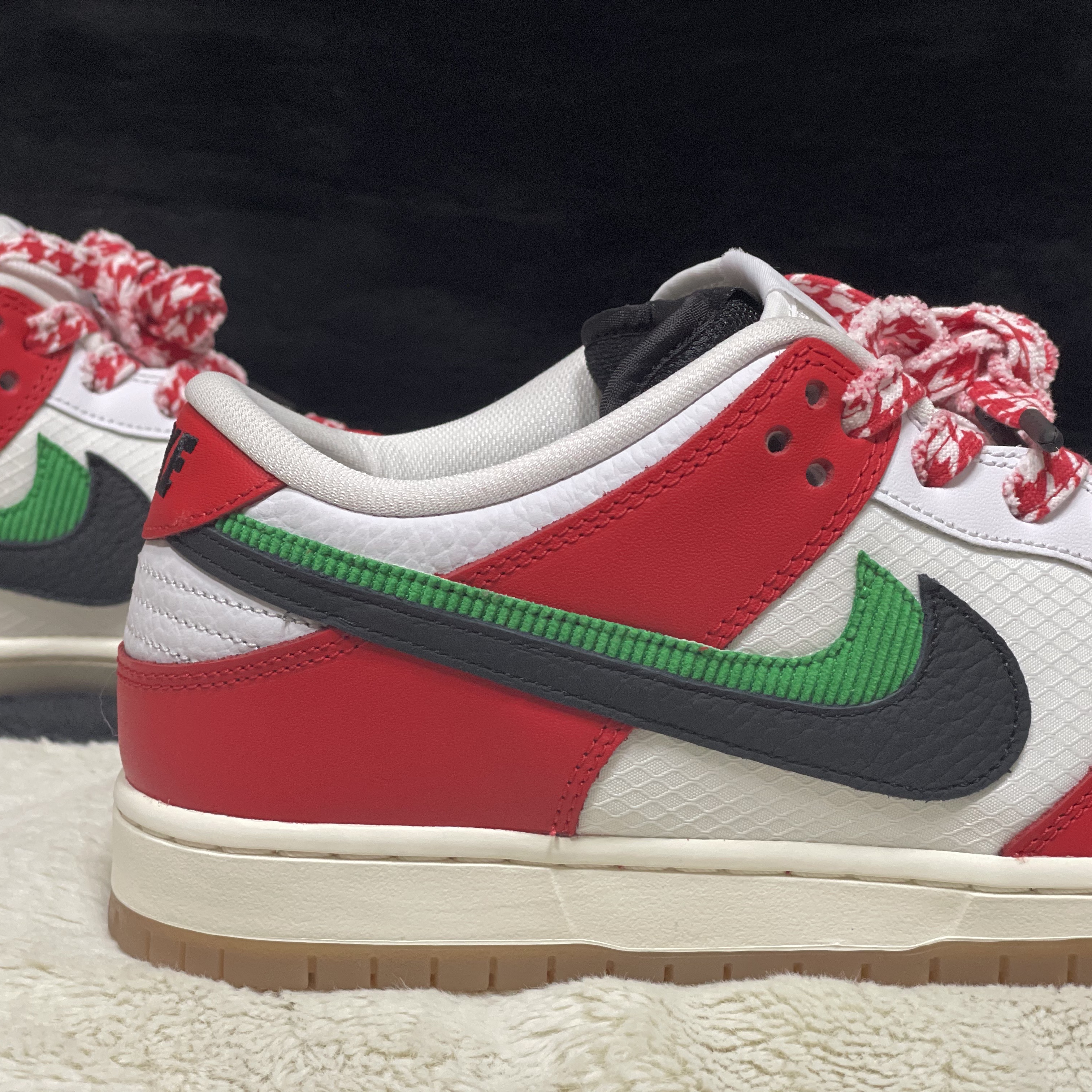 Nike x Frame Skate SB Dunk Low Pro Habibi 착용 스타일 - 3