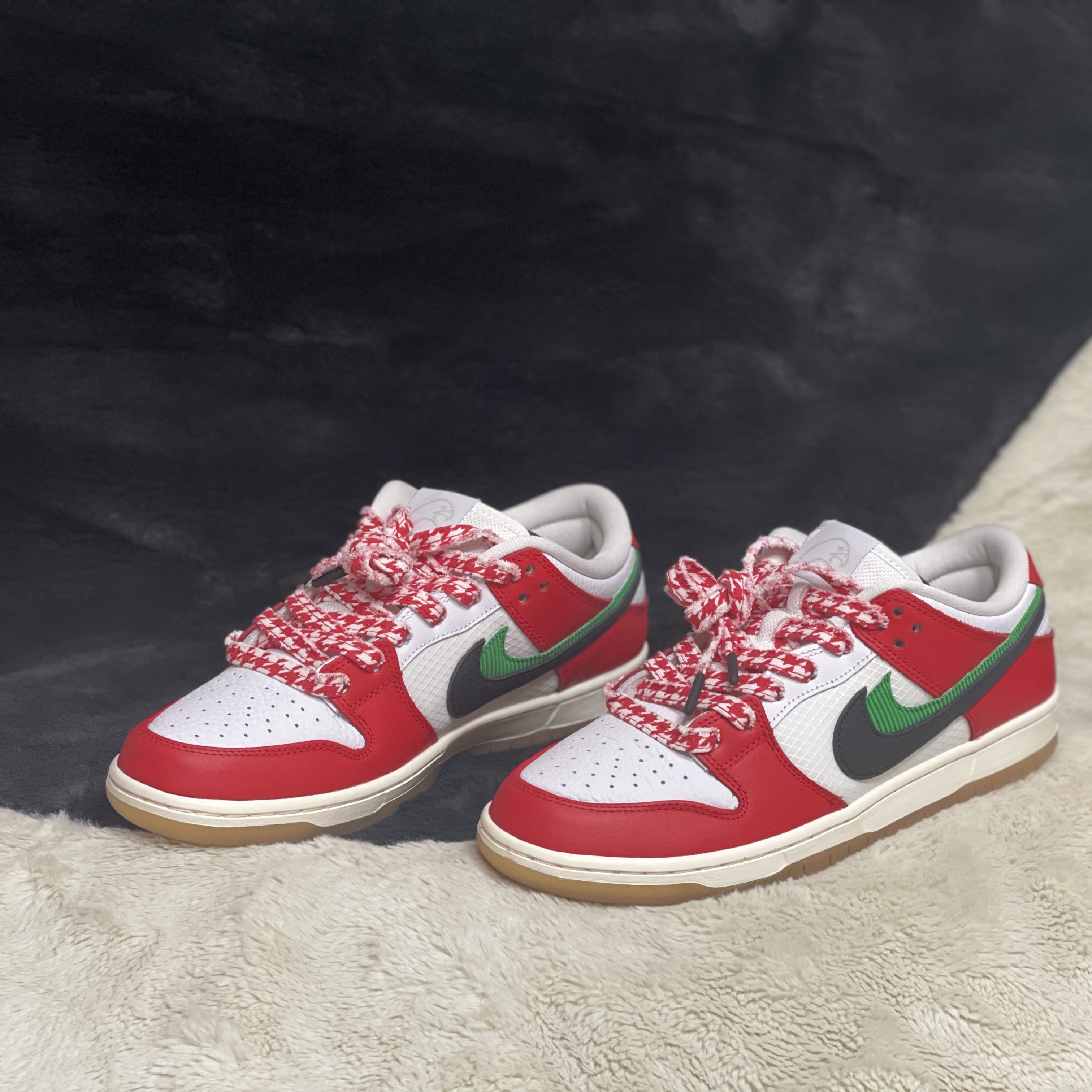 Nike x Frame Skate SB Dunk Low Pro Habibi 착용 스타일 - 1