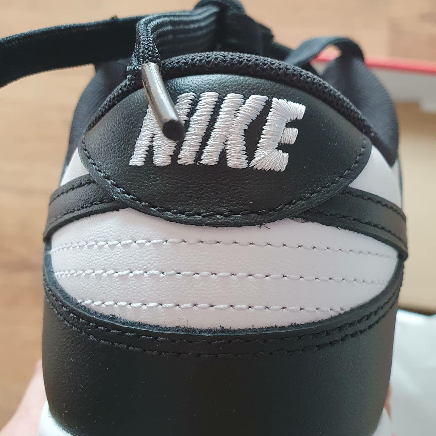 Nike Dunk Low Retro Black 착용 스타일 - 2