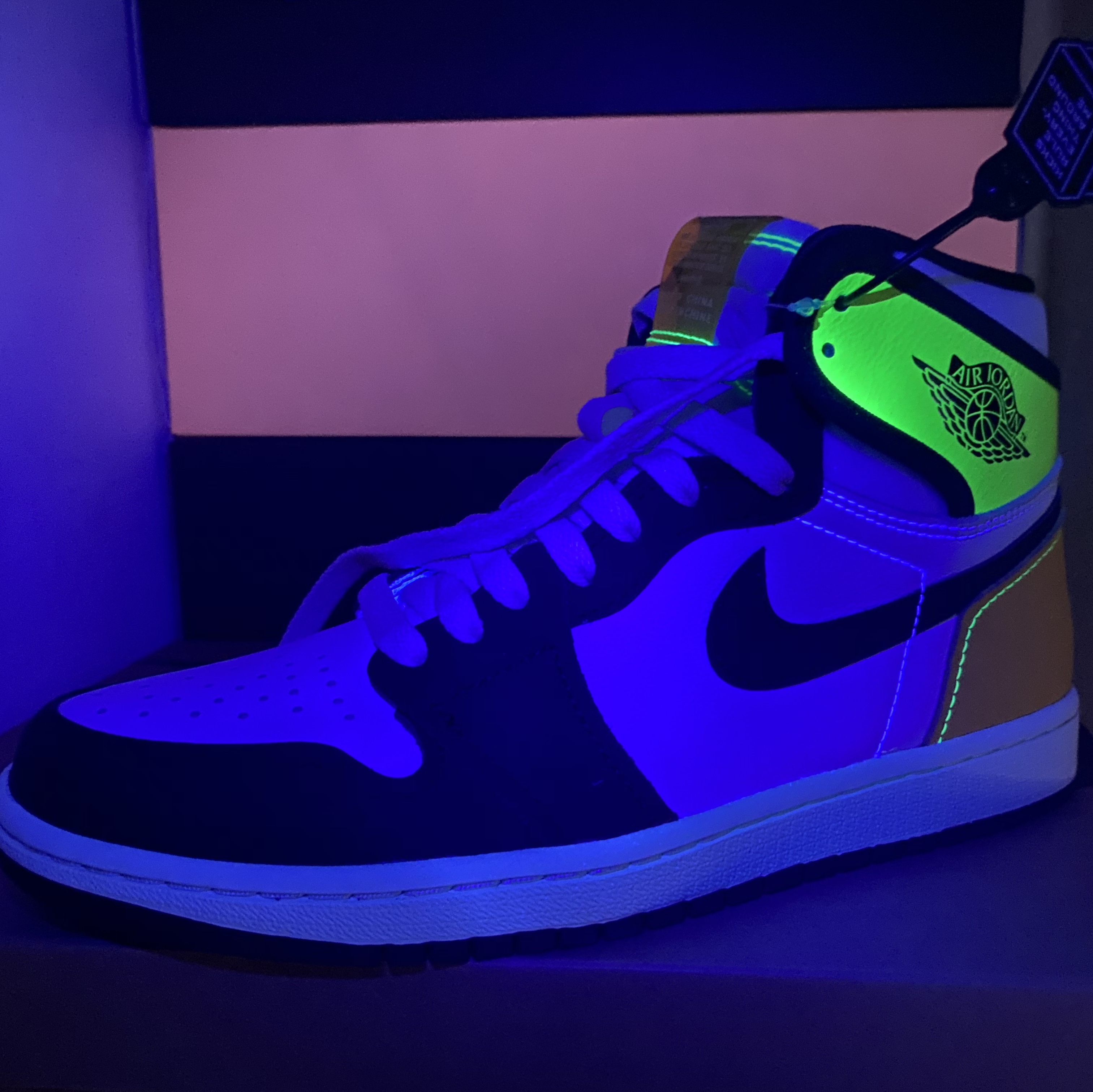 Jordan 1 Retro High OG Volt Gold 착용 스타일 - 2