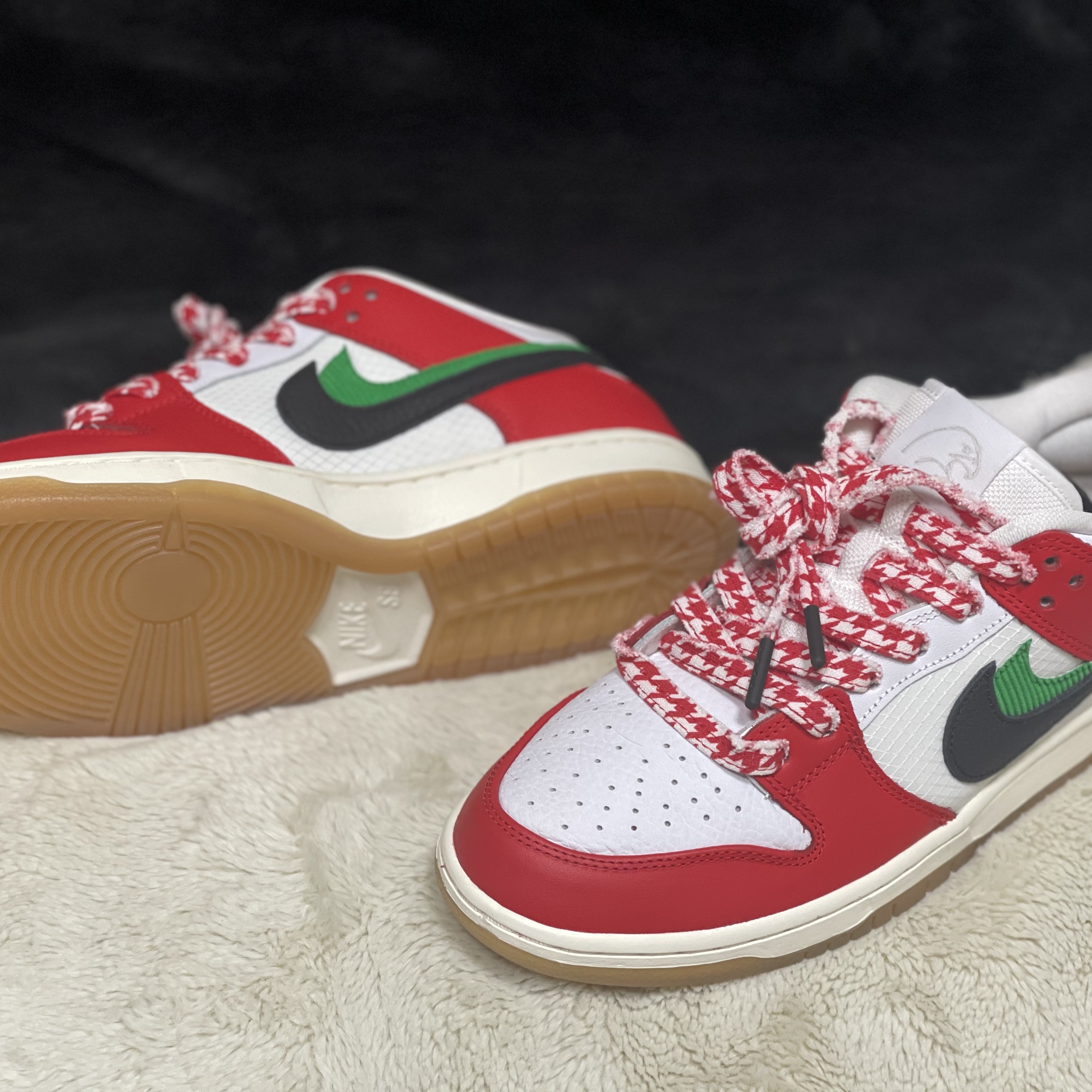 Nike x Frame Skate SB Dunk Low Pro Habibi 착용 스타일 - 2