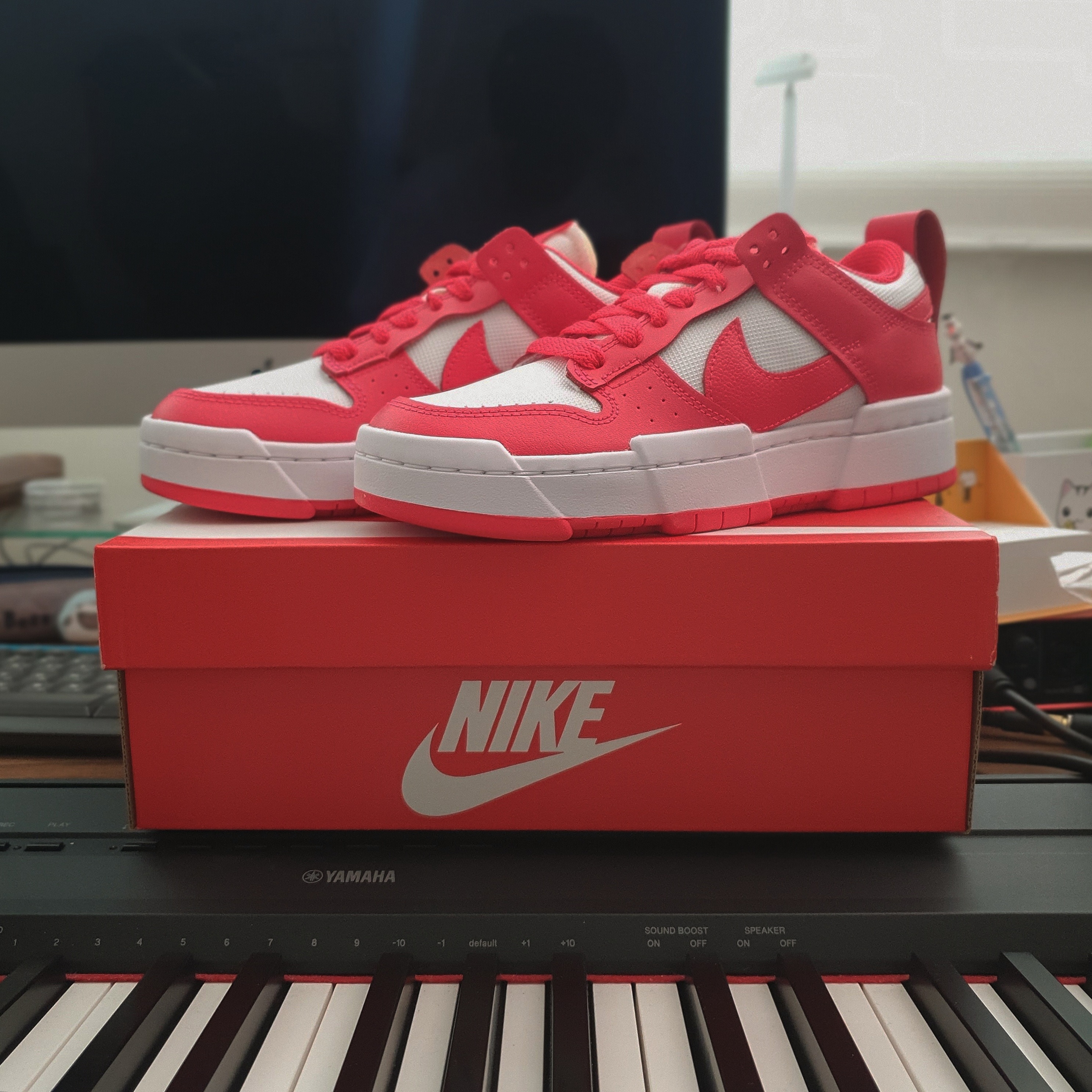 (W) Nike Dunk Low Disrupt Siren Red 착용 스타일 - 2