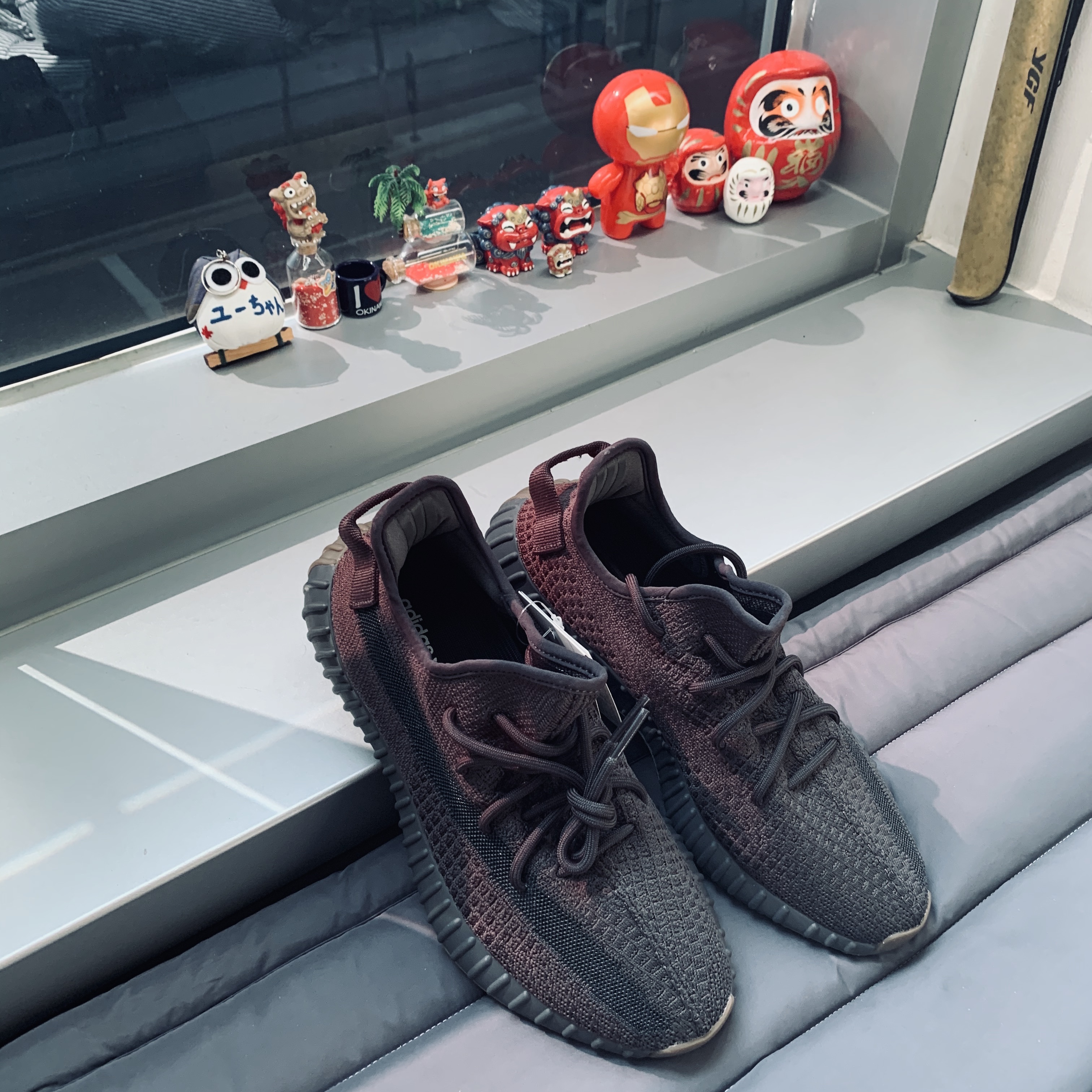 Adidas Yeezy Boost 350 V2 Cinder 착용 스타일 - 1