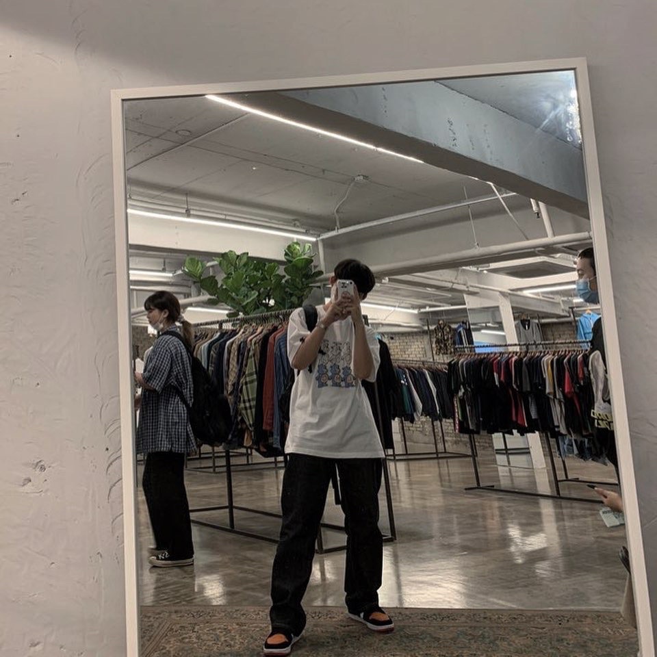 Jordan 1 Low Shattered Backboard 착용 스타일