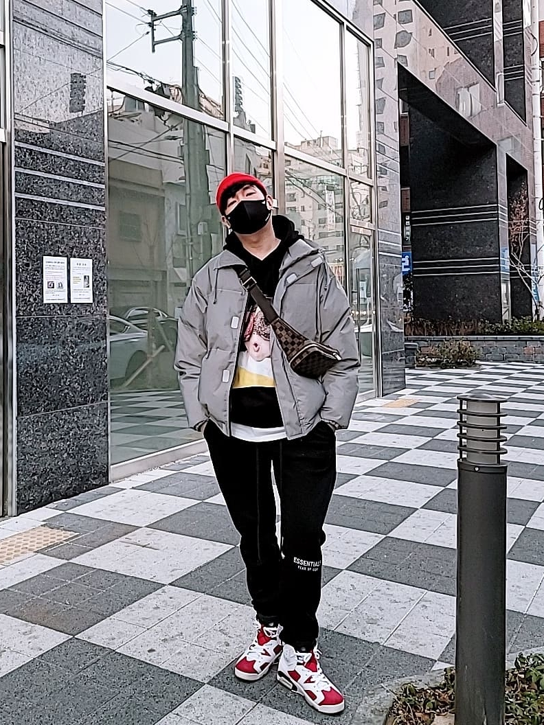 Jordan 6 Retro Carmine 2014, Essentials Sweatpants Weathered Black - 20FW 착용 스타일 - 3