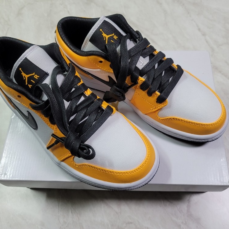 (W) Jordan 1 Low SE Laser Orange 착용 스타일