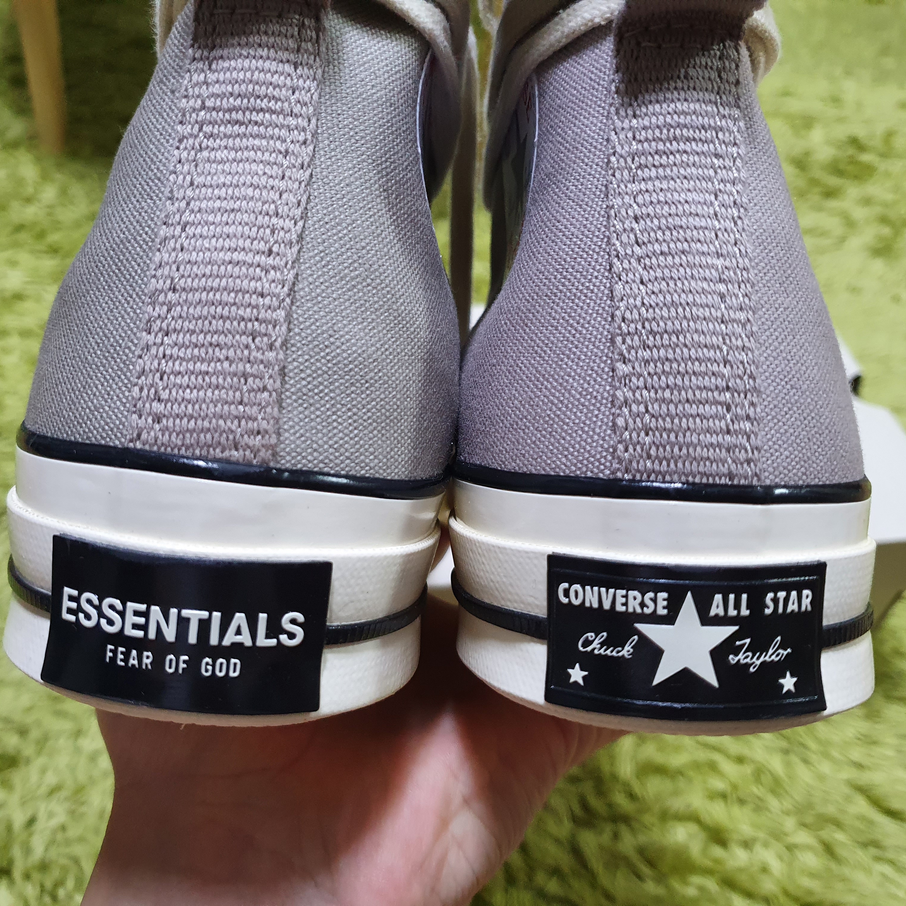 Converse x Fear of God Essentials Chuck 70 Hi Grey 착용 스타일 - 2