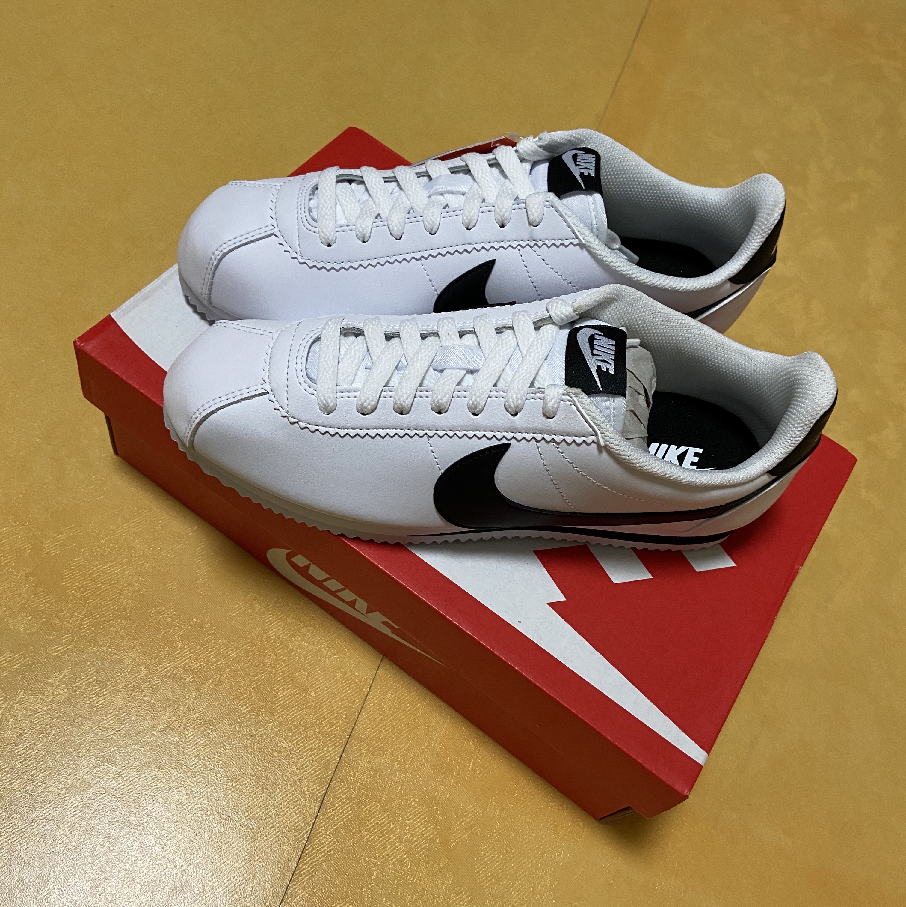 Nike Classic Cortez Forrest Gump 2018 착용 스타일 - 3
