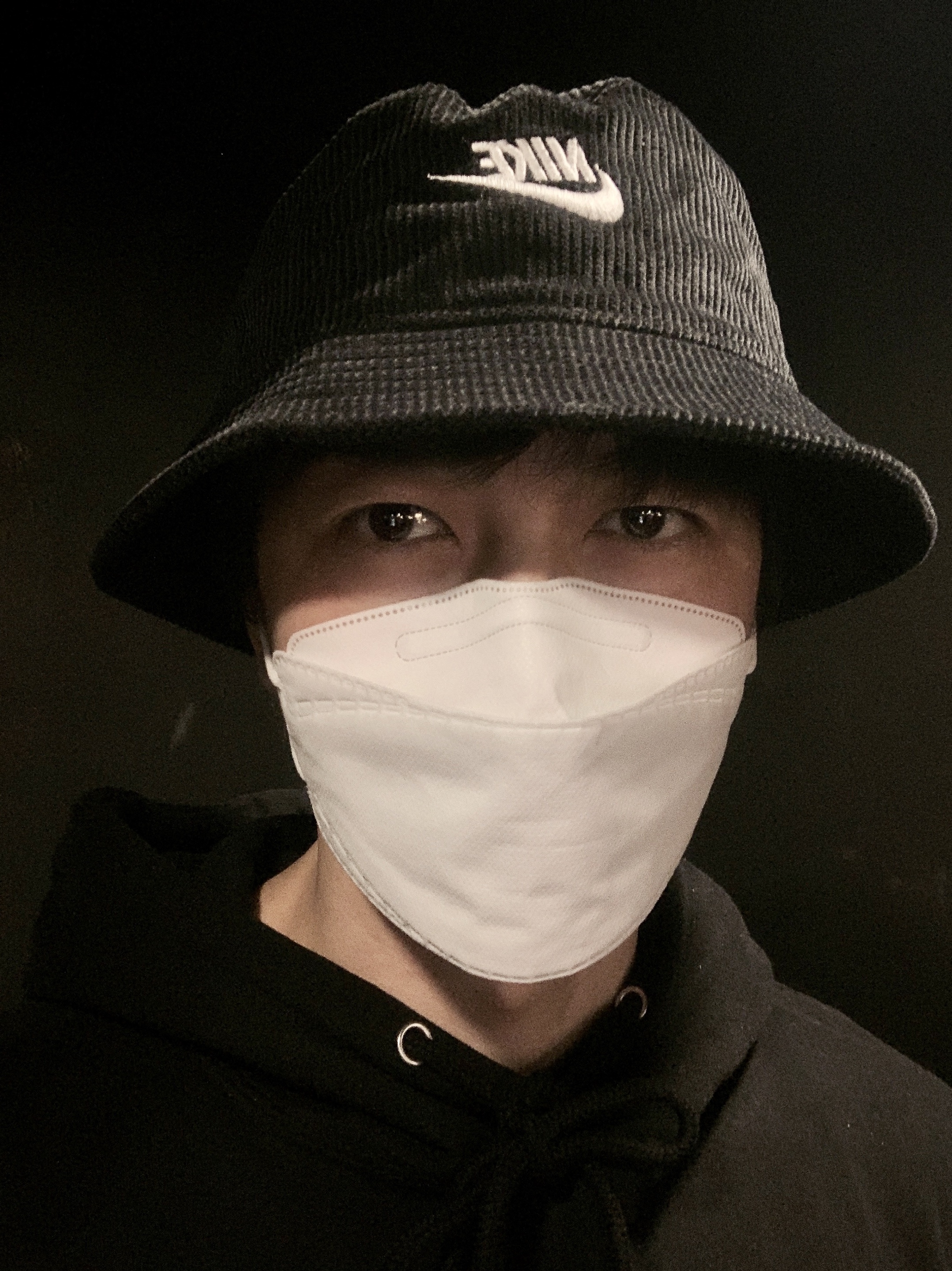 Nike Futura Corduroy Bucket Black 착용 스타일