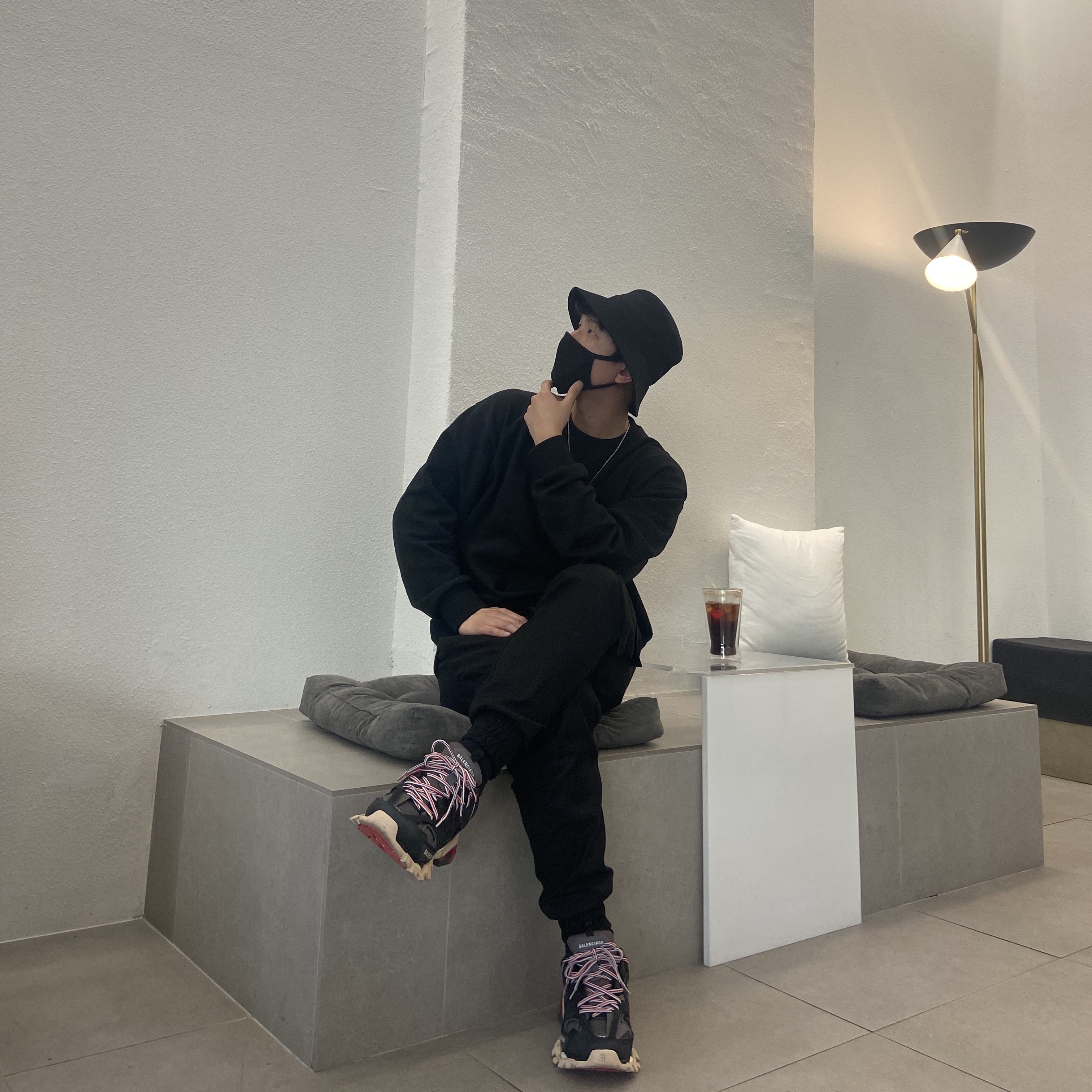 Balenciaga Track.2 Sneakers Blue Red 2019 착용 스타일