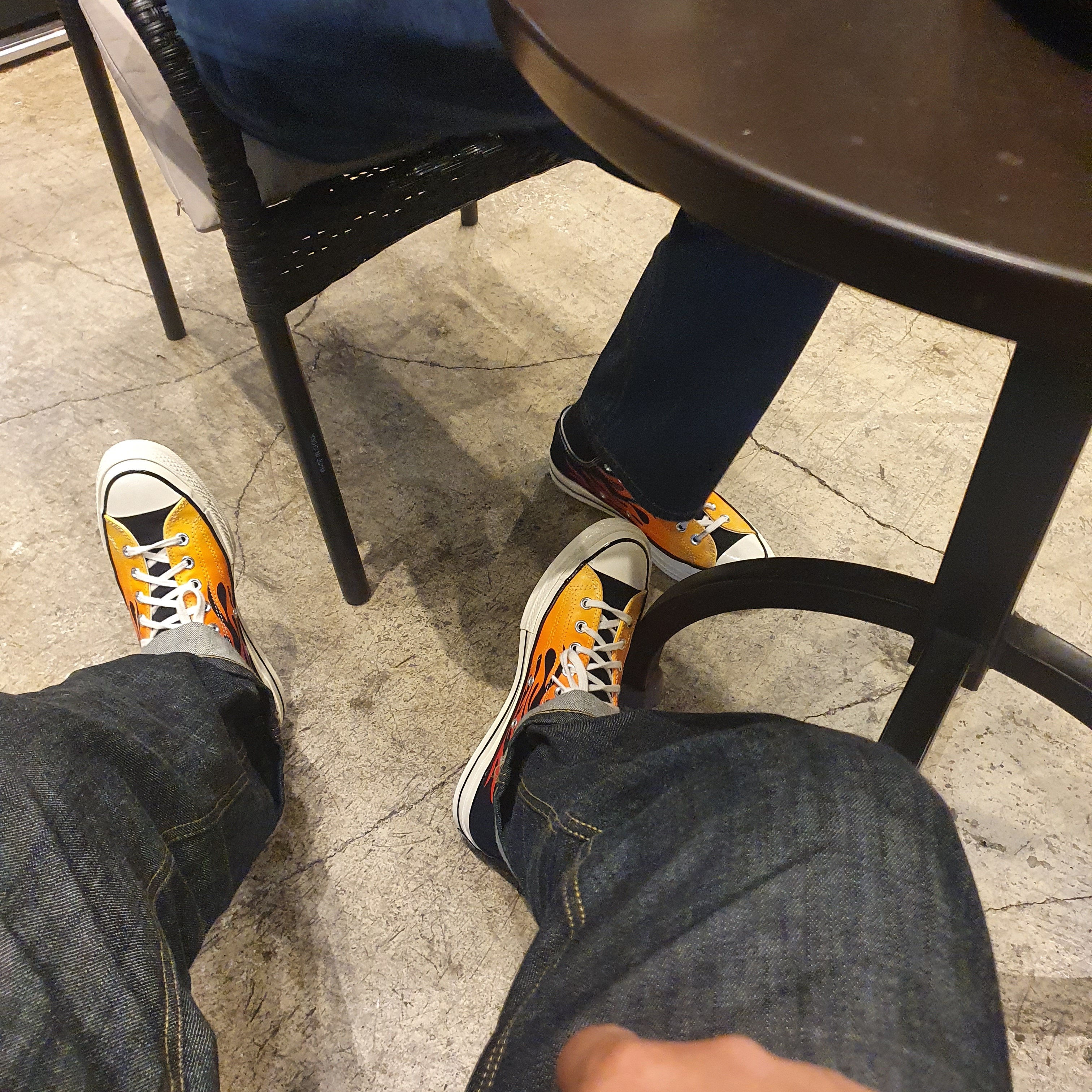 Converse Chuck Taylor All Star Ox Archive Print Flames Black 착용 스타일