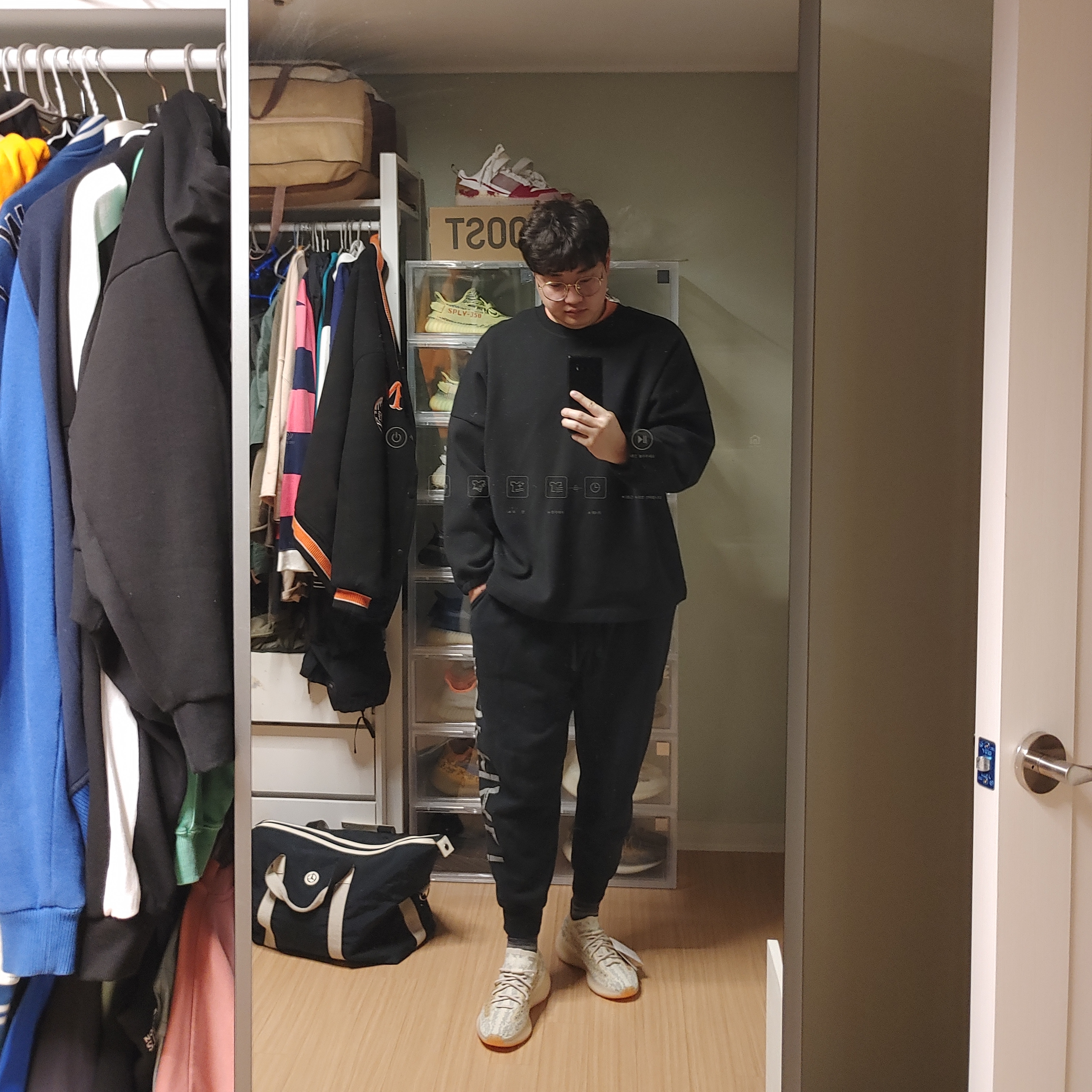 Adidas Yeezy Boost 380 Yecoraite - Reflective 착용 스타일