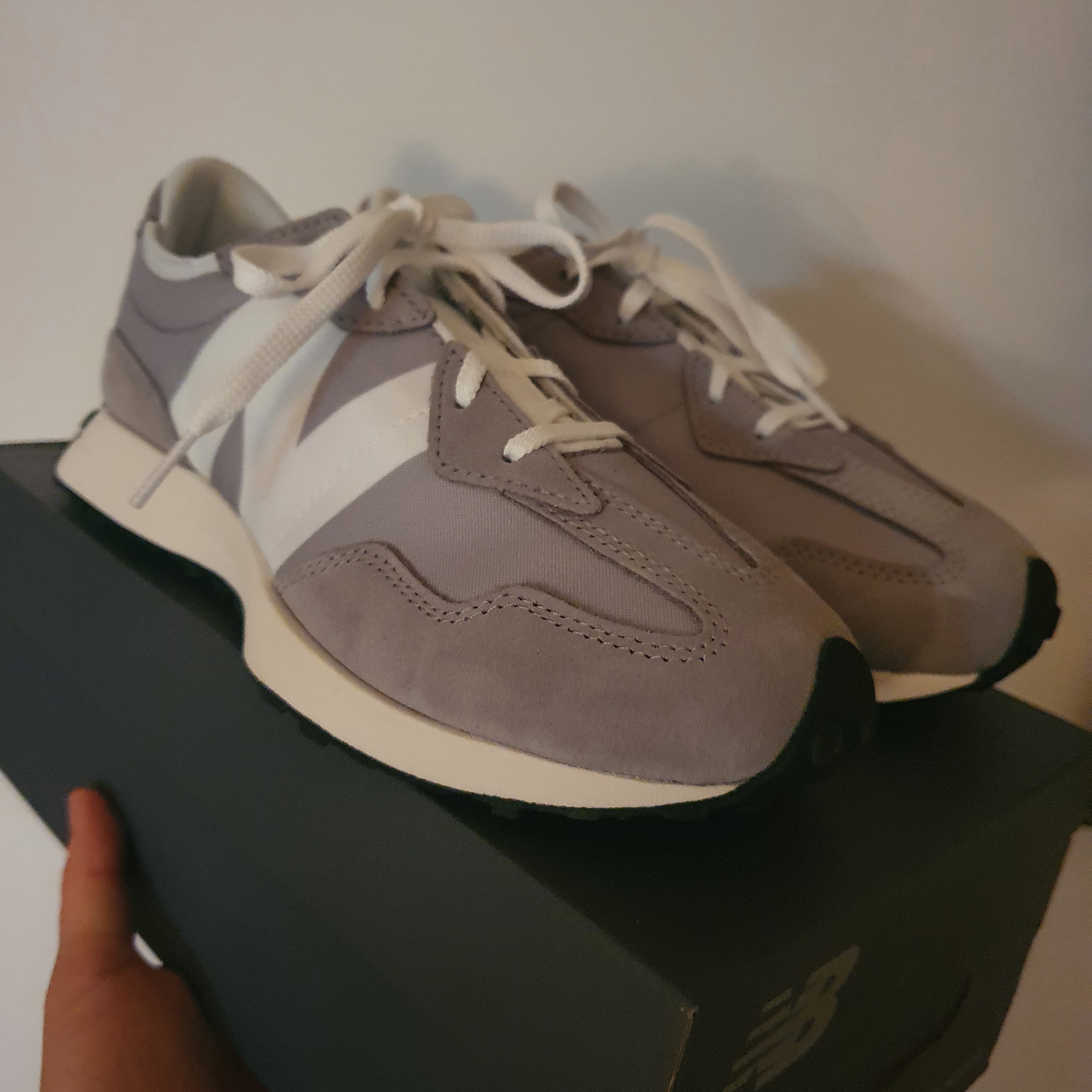 (GS) New Balance 327 Grey White - M Standard 착용 스타일