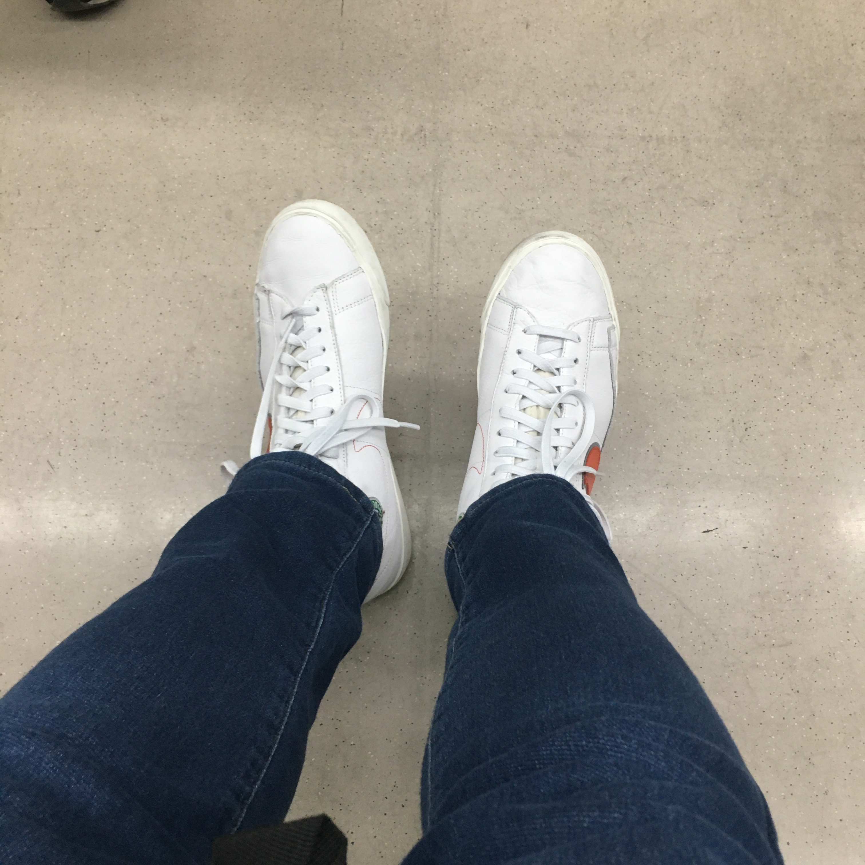 Nike x Stranger Things Blazer Mid Hawkins High School 착용 스타일 - 2