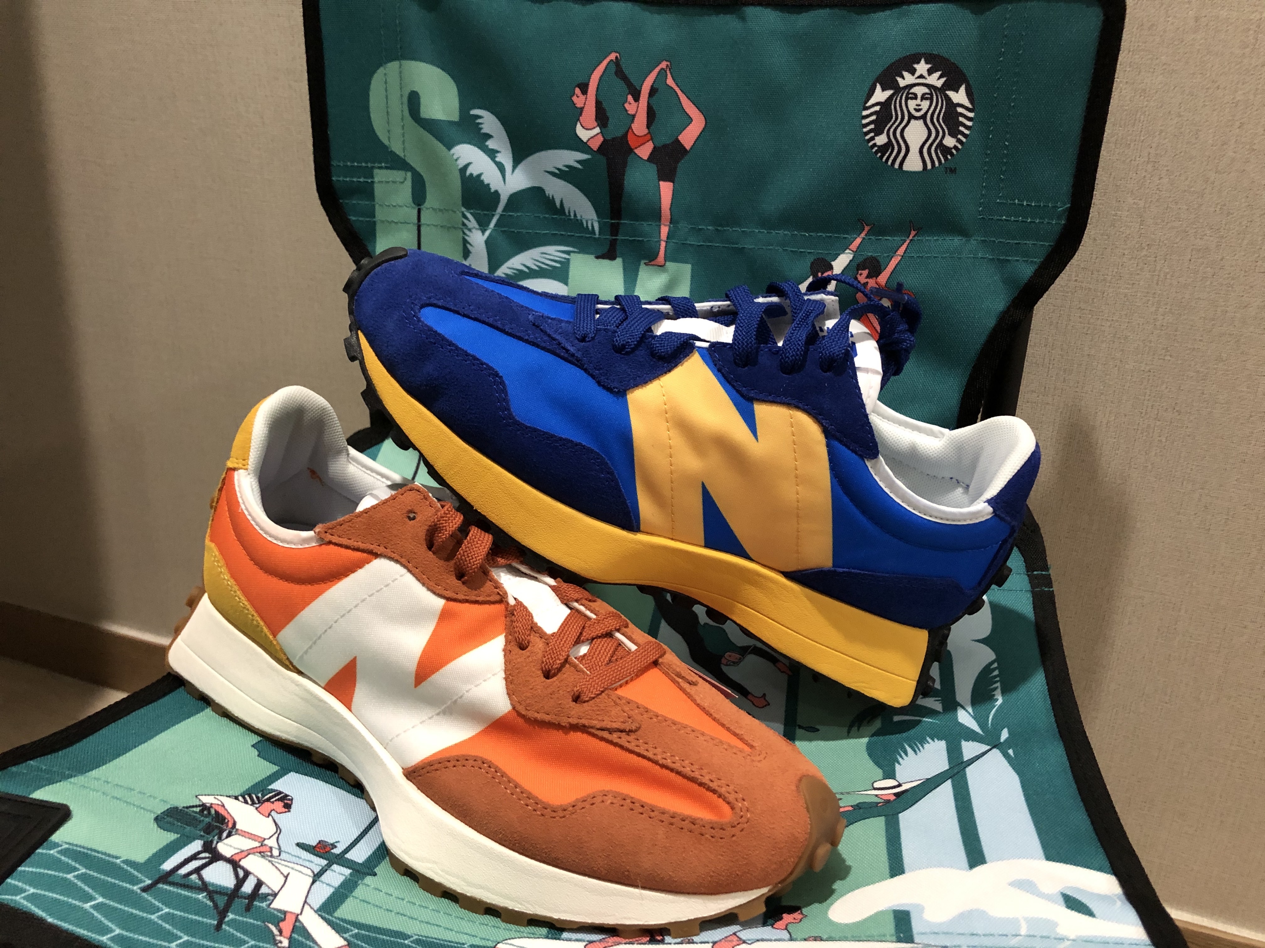 New Balance 327 Orange, New Balance 327 Blue 착용 스타일 - 2