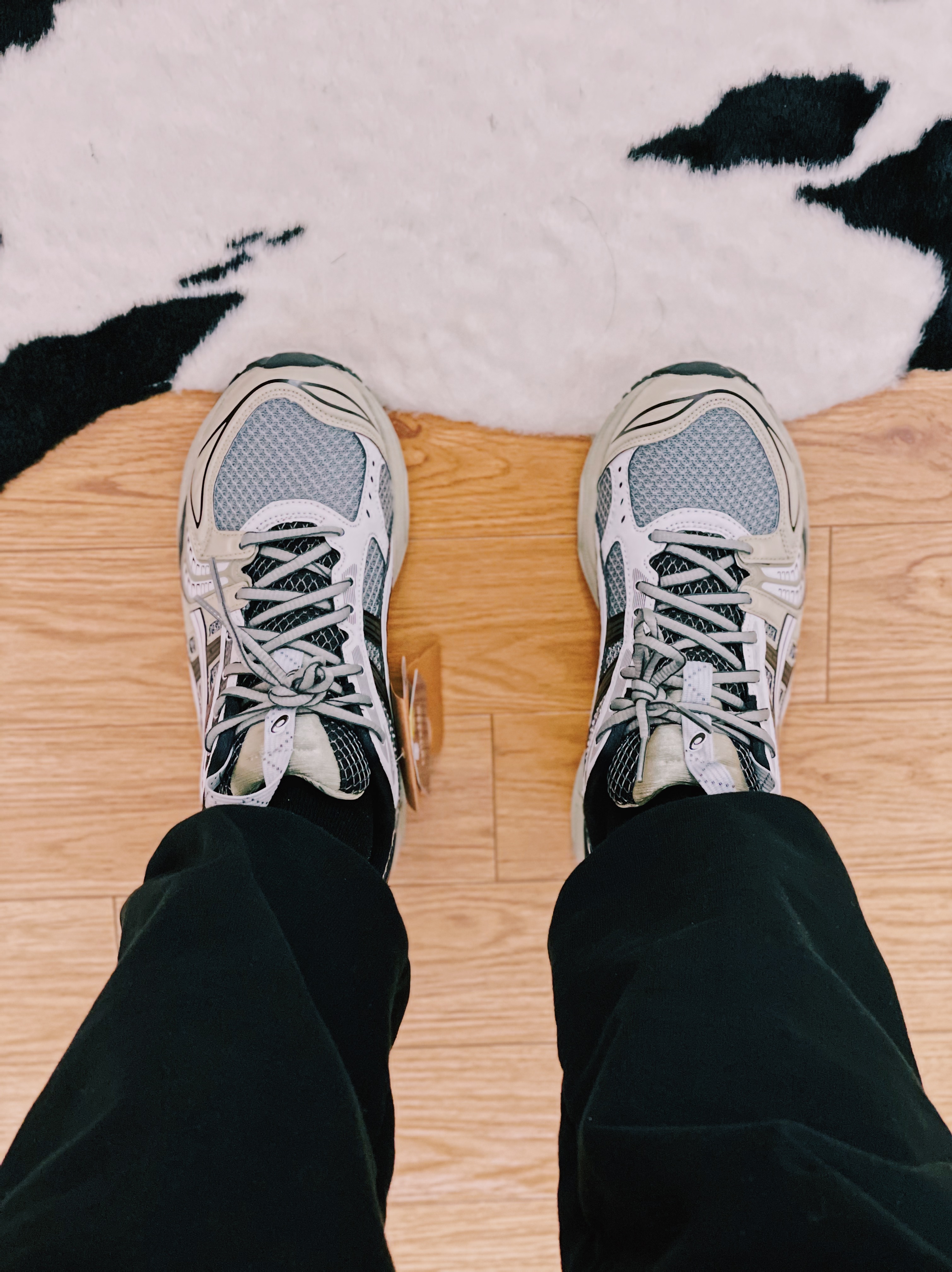 Asics UB1-S Gel-Kayano 14 Piedmont Grey 착용 스타일 - 3