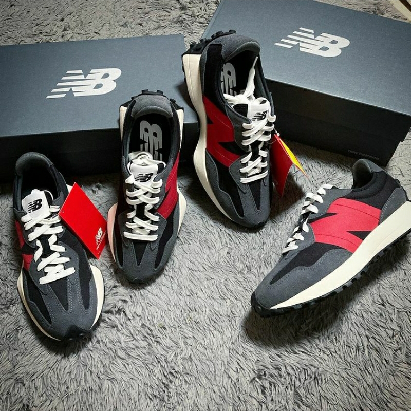 New Balance 327 Magnet Team Red 착용 스타일