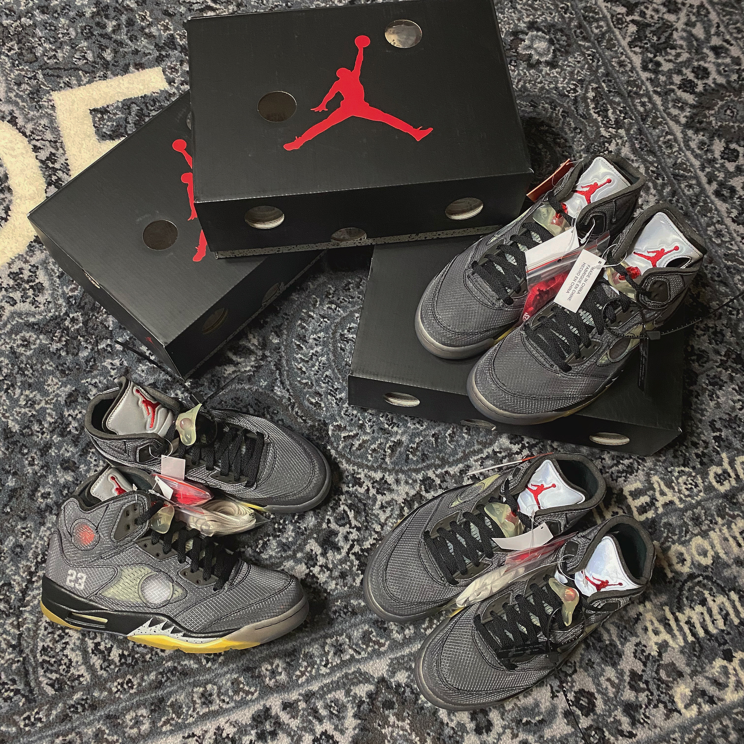 Jordan 5 x Off-White Retro SP Black Muslin 착용 스타일