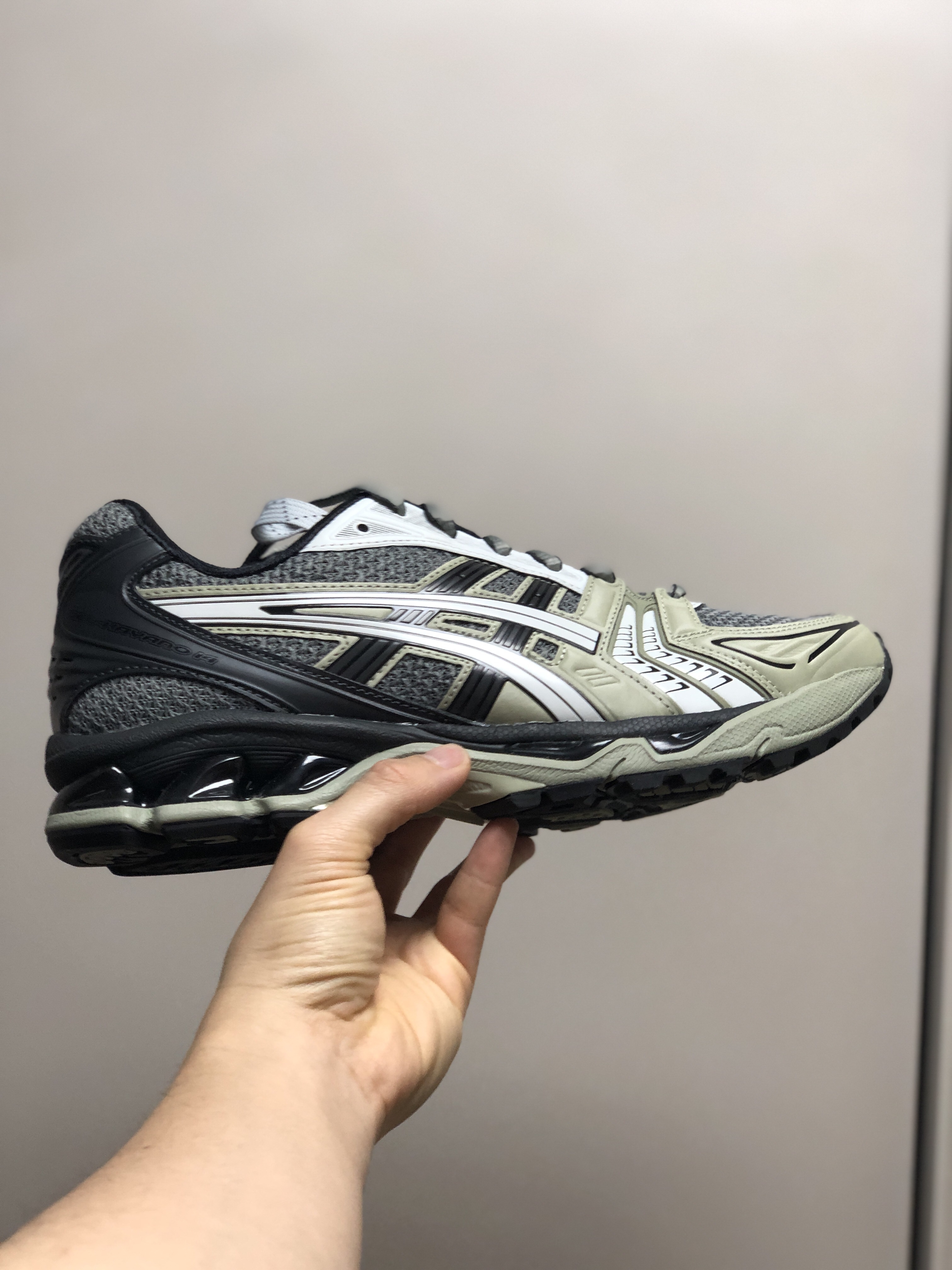 Asics UB1-S Gel-Kayano 14 Piedmont Grey 착용 스타일