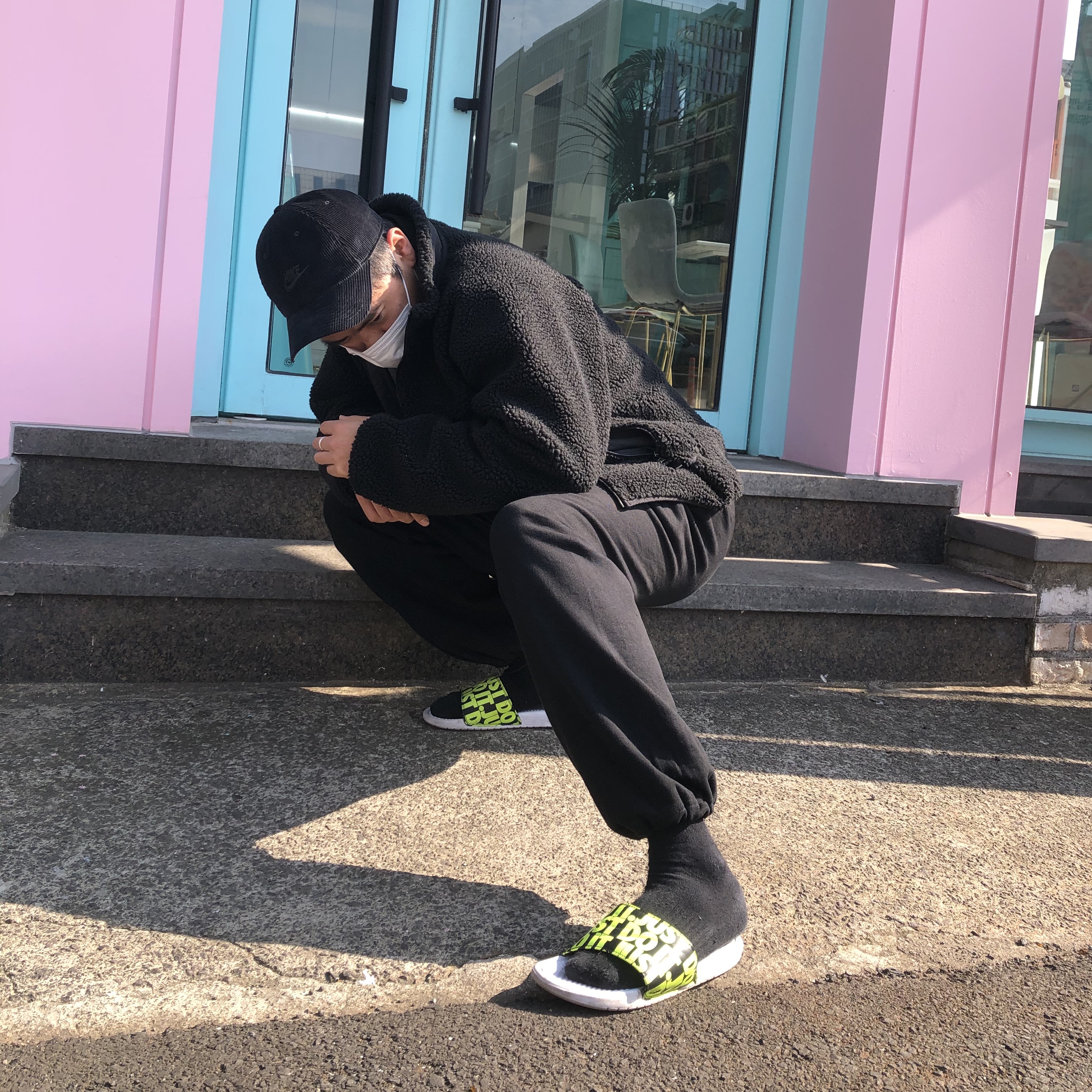 Nike Heritage 86 Corduroy Cap Black 착용 스타일