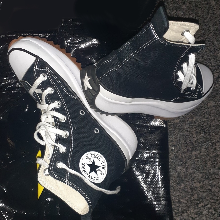 Converse Run Star Hike Hi Black White Gum 착용 스타일