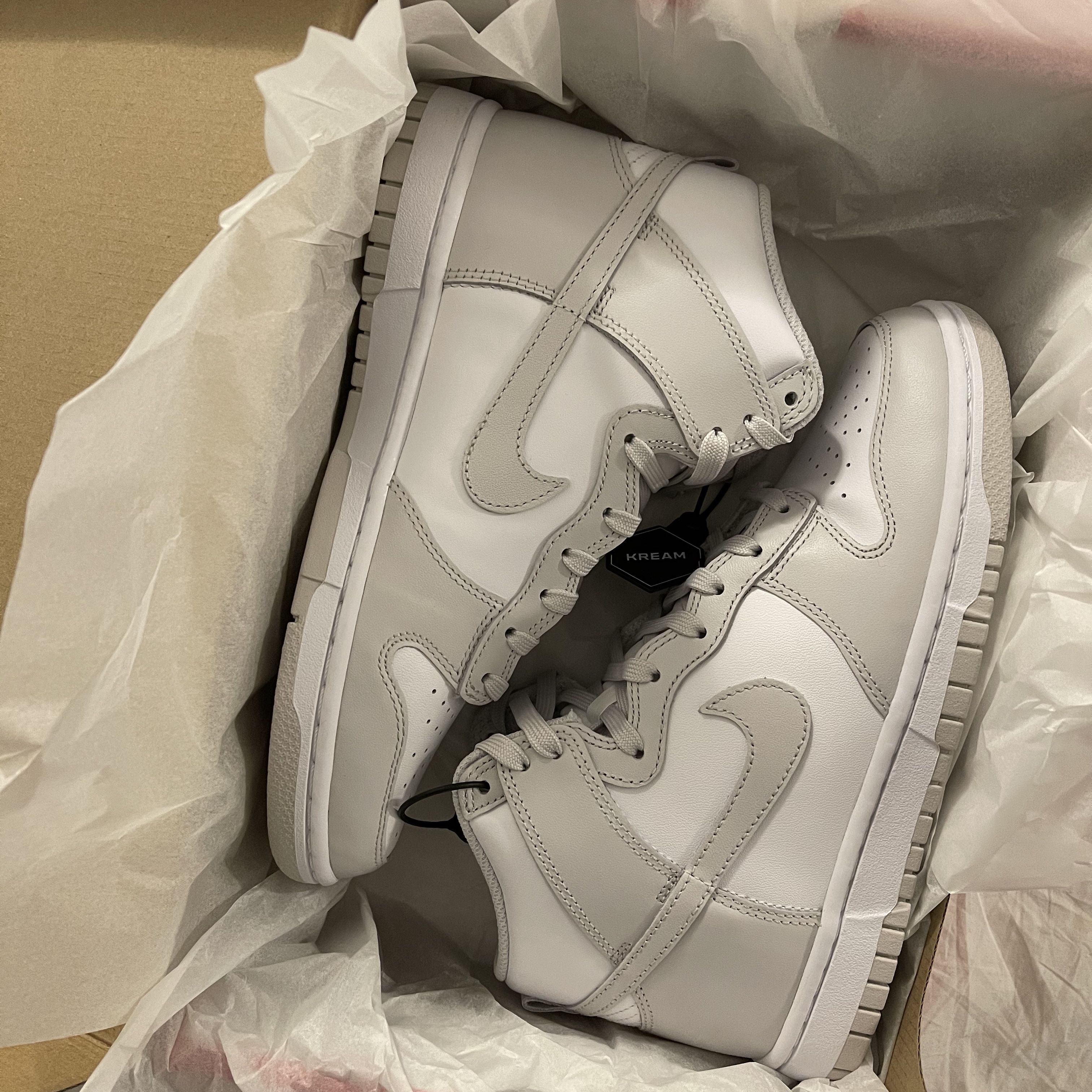 Nike Dunk High Retro Vast Grey 착용 스타일 - 2