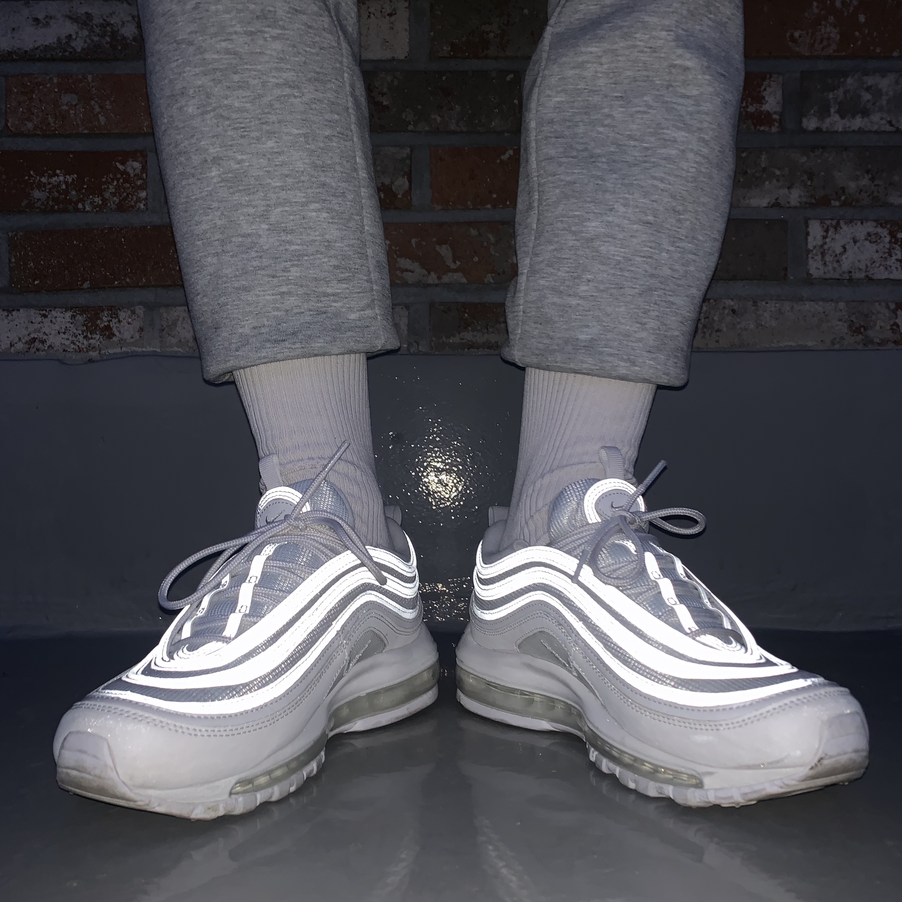 Nike Air Max 97 Triple White Wolf Grey 착용 스타일