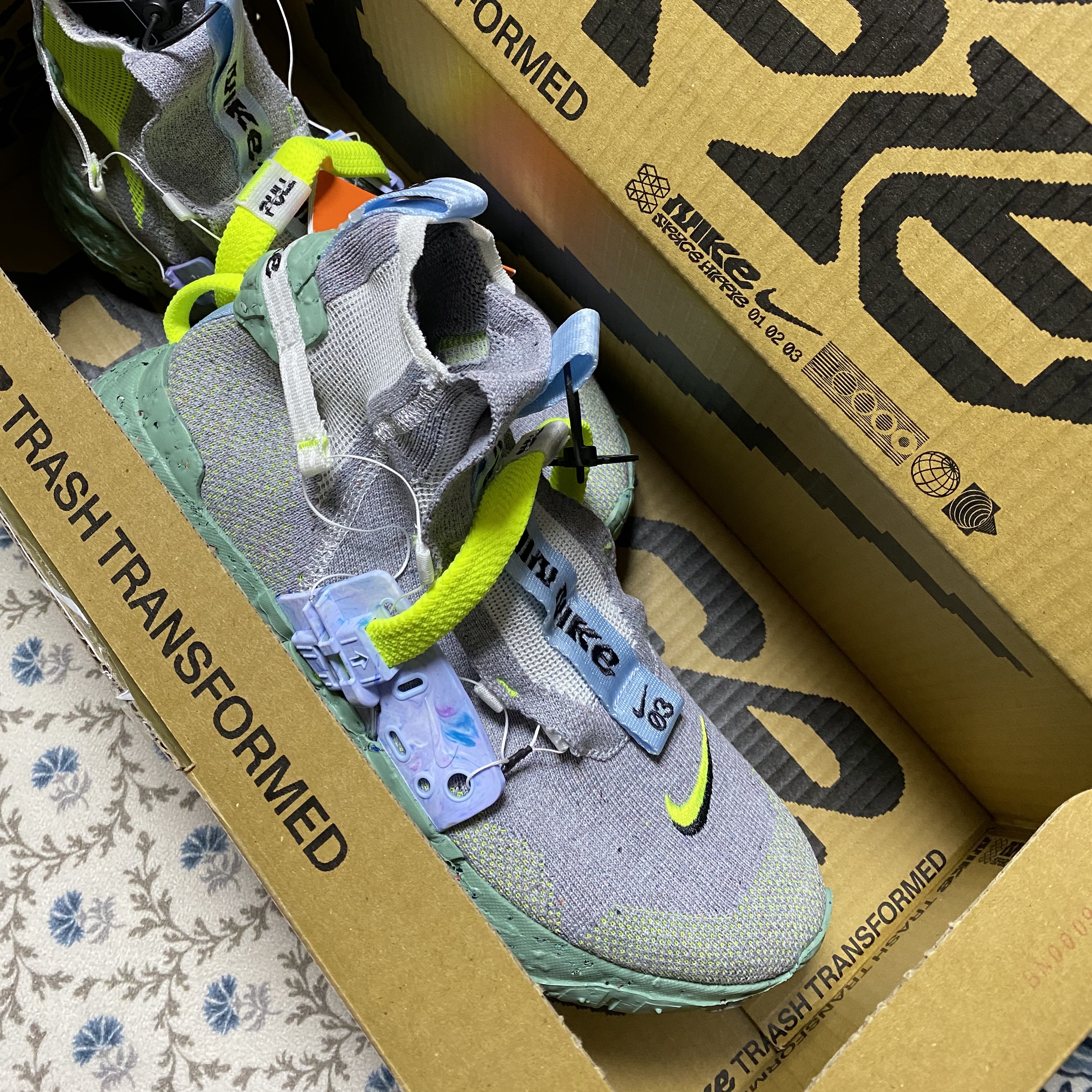 Nike Space Hippie 03 Healing Jade 착용 스타일