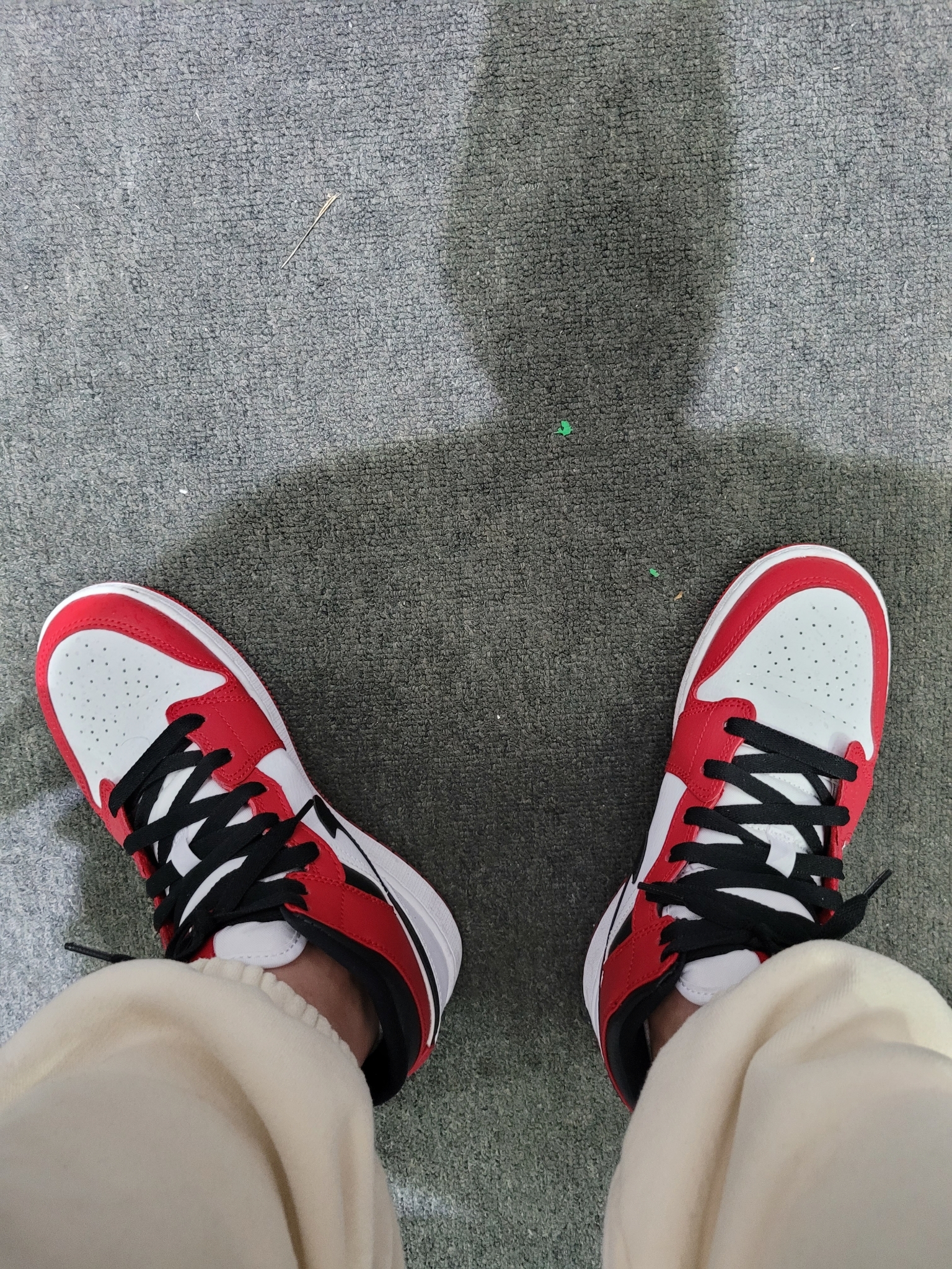 (GS) Jordan 1 Mid White Gym Red Black 착용 스타일 - 2