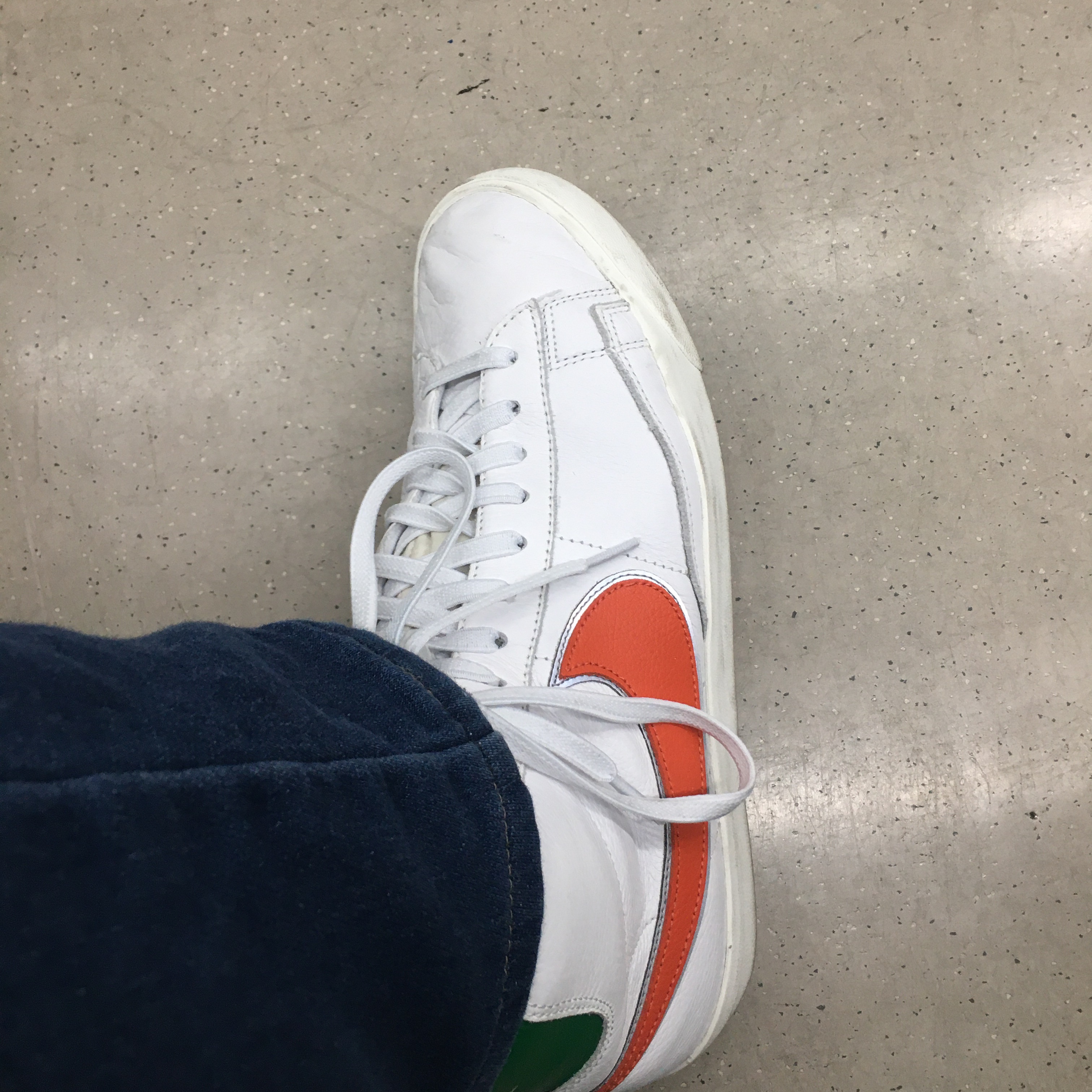 Nike x Stranger Things Blazer Mid Hawkins High School 착용 스타일 - 3