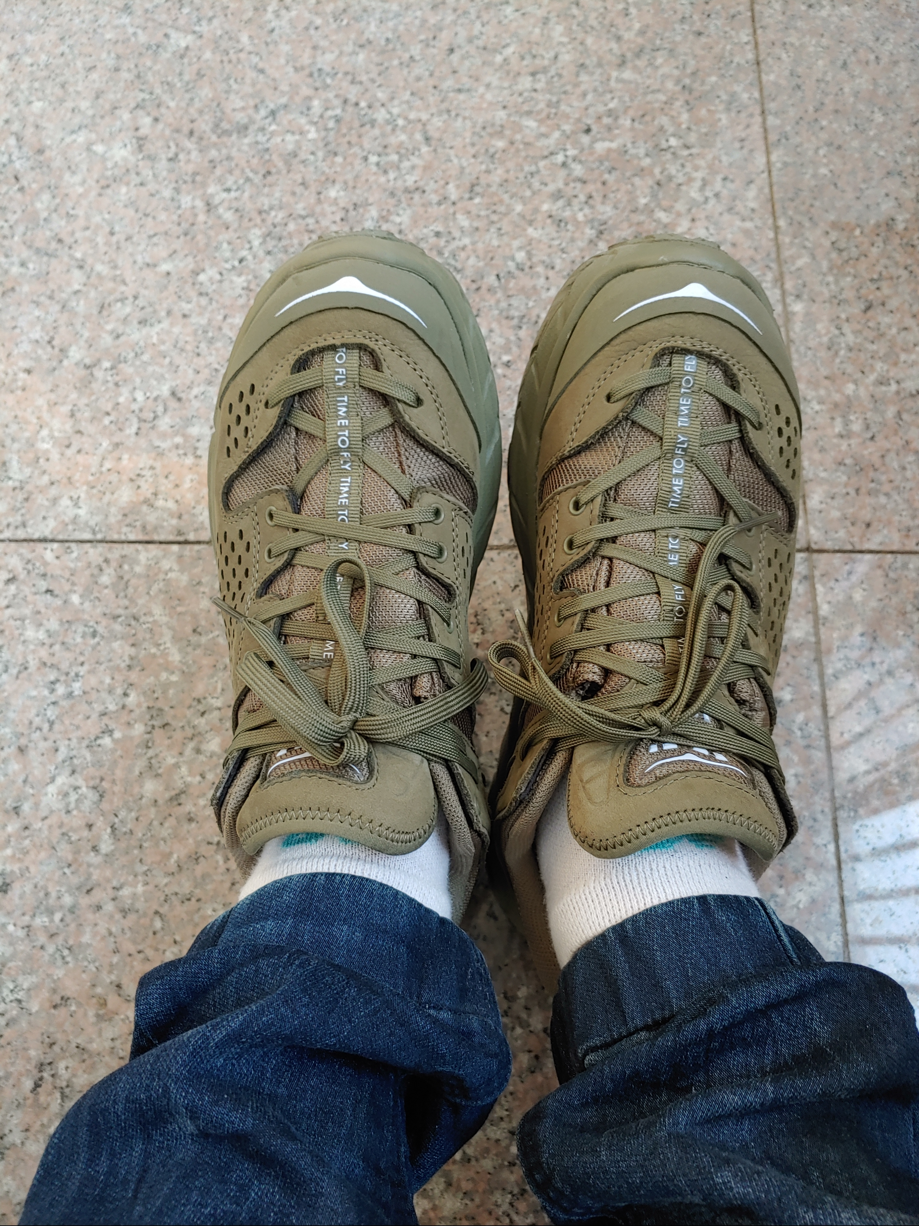 Hoka Tor Ultra Low WP JP Burnt Olive 착용 스타일 - 1