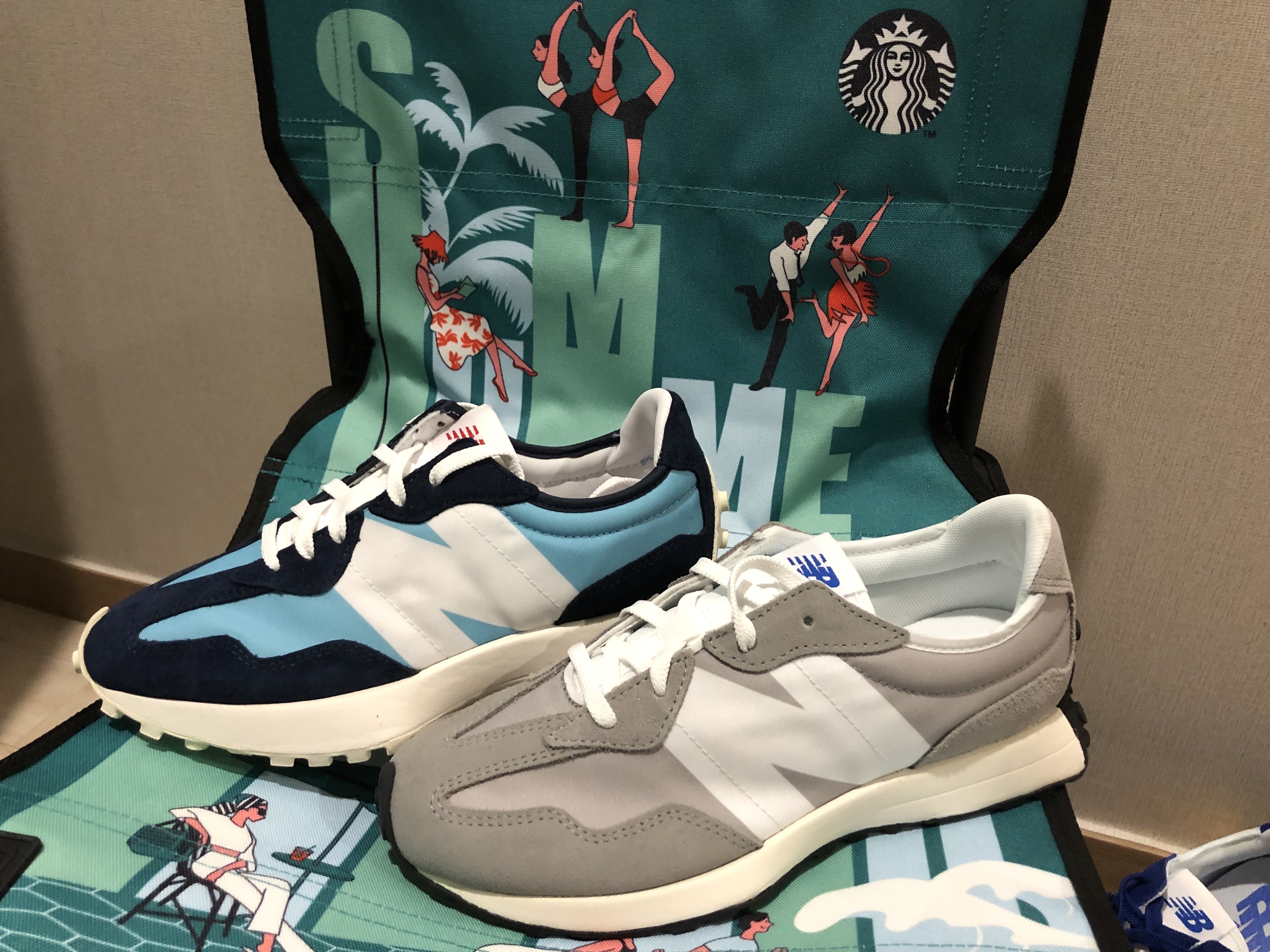New Balance 327 Orange, New Balance 327 Blue 착용 스타일 - 5