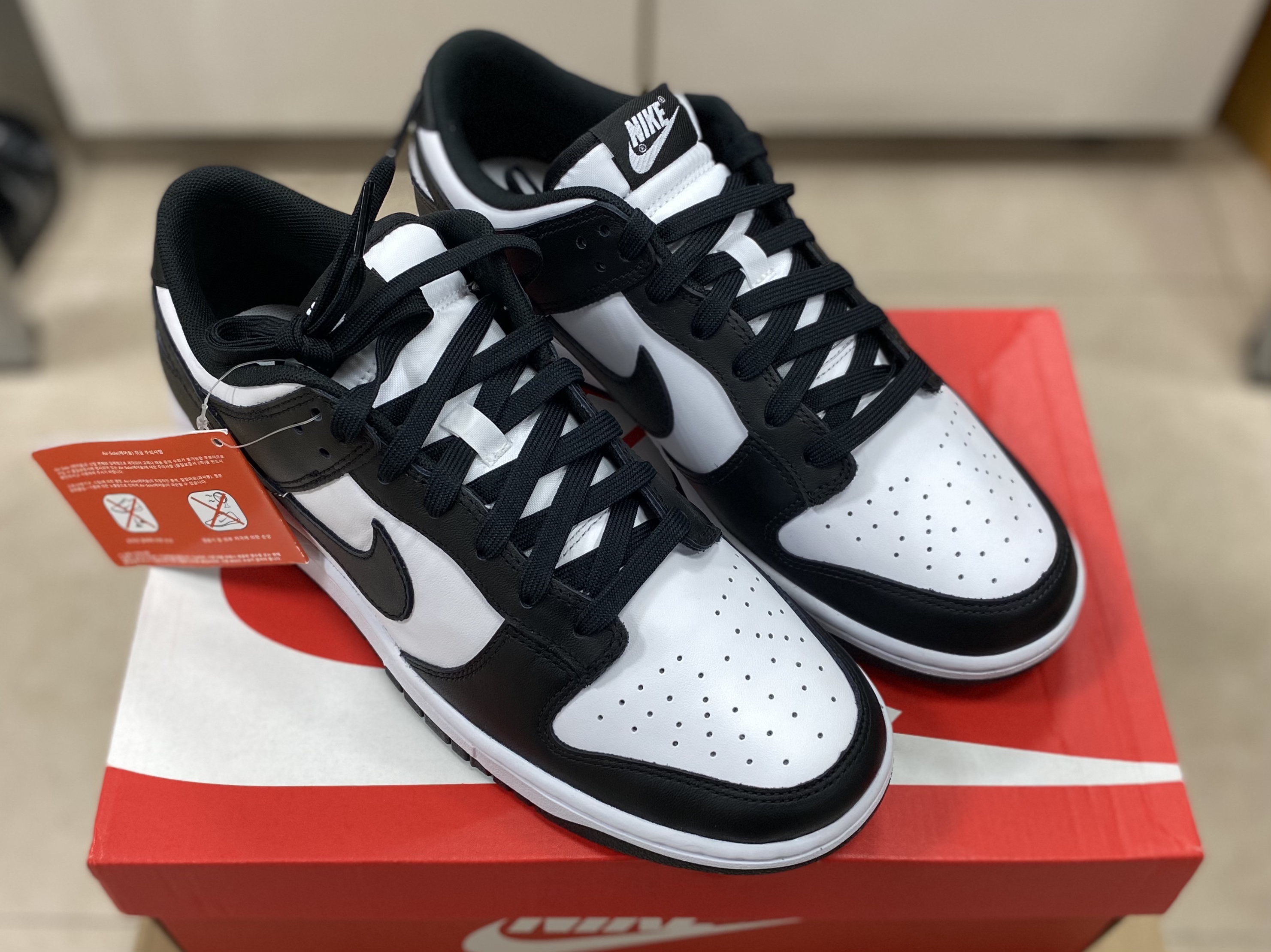 Nike Dunk Low Retro Black 착용 스타일
