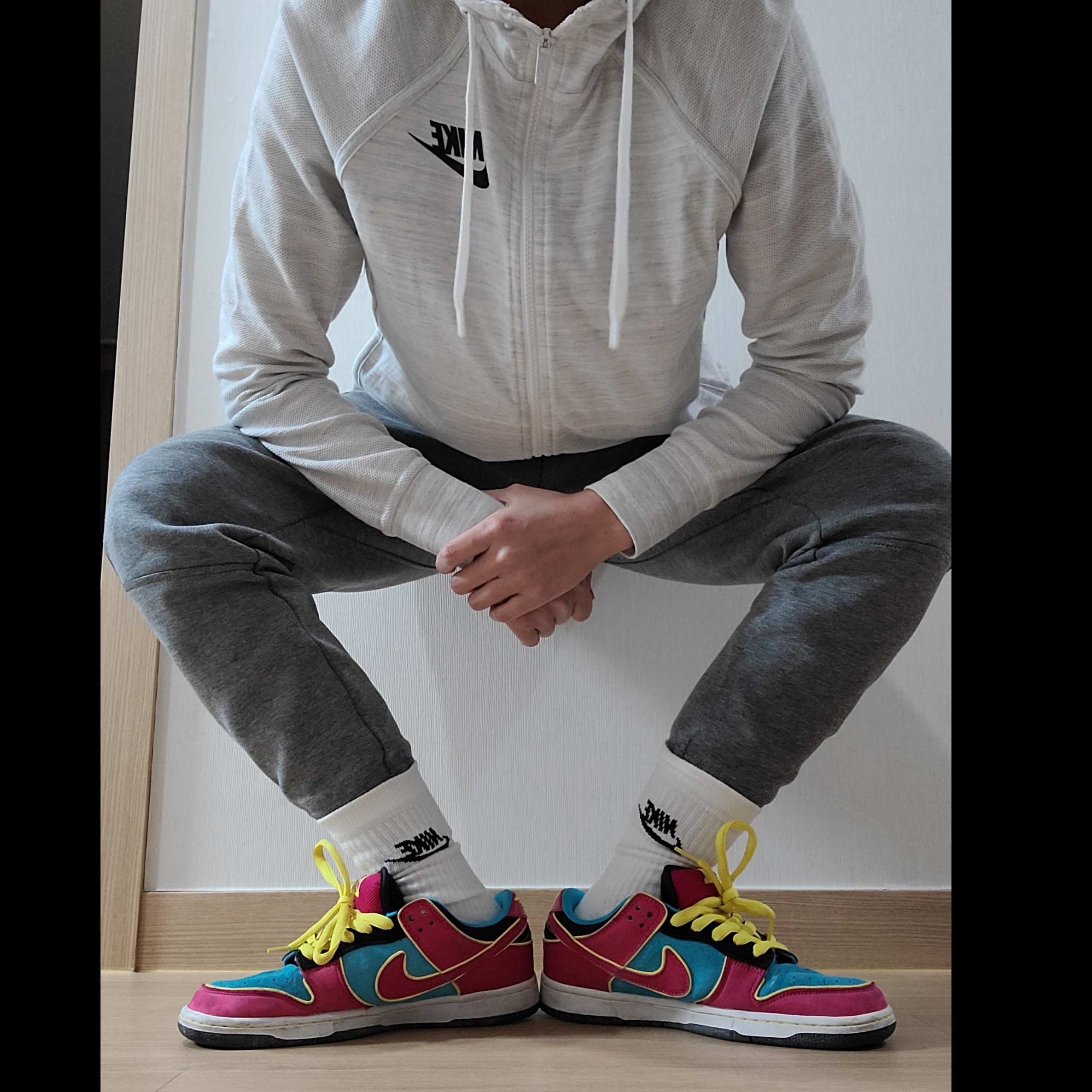Nike Dunk SB Low Ms. Pacman 착용 스타일