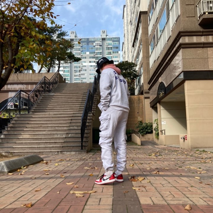 IAB Studio Half Zip Pullover Light Gray, Nike x Stussy Bucket Hat Black 착용 스타일
